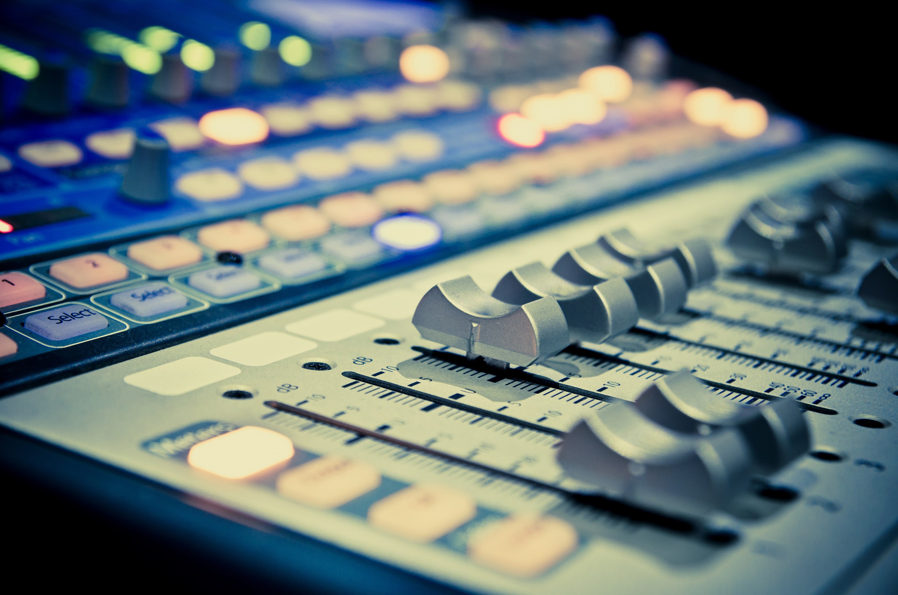 dance And Electronic, club Dj, record, producer, light, push Button, control Panel, turntable, 2K, sliding, switch, selective focus, sound Mixer, sound, HD Wallpaper