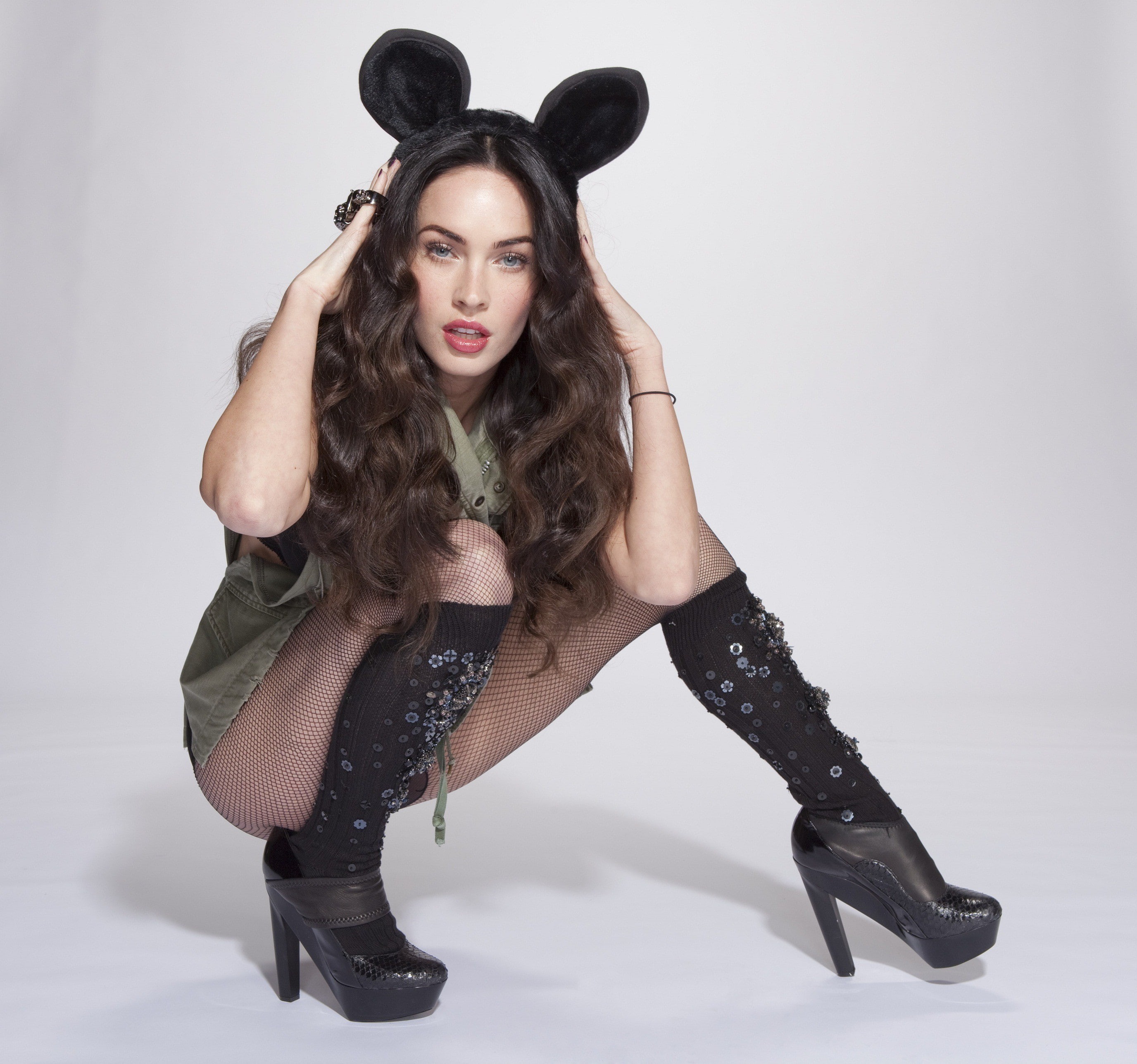girl, celebrity, ears, actress, posture, Megan Fox, 2K, fox, megan, HD Wallpaper