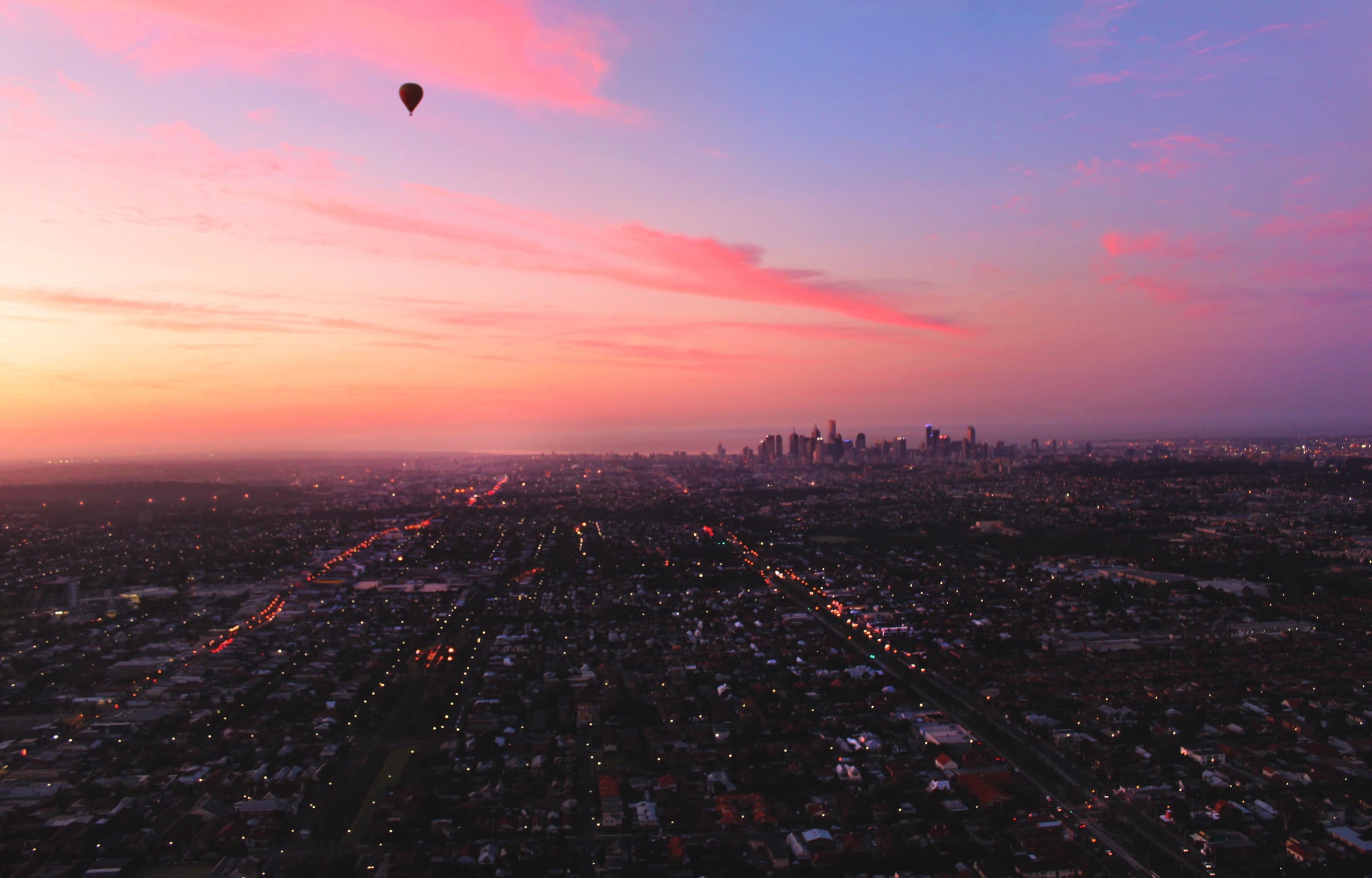 landscape, building exterior, architecture, hot air balloons, sunlight, crowded, sunset, clouds, crowd, 1080P, travel destinations, balloon, sky, cloud - sky, HD Wallpaper