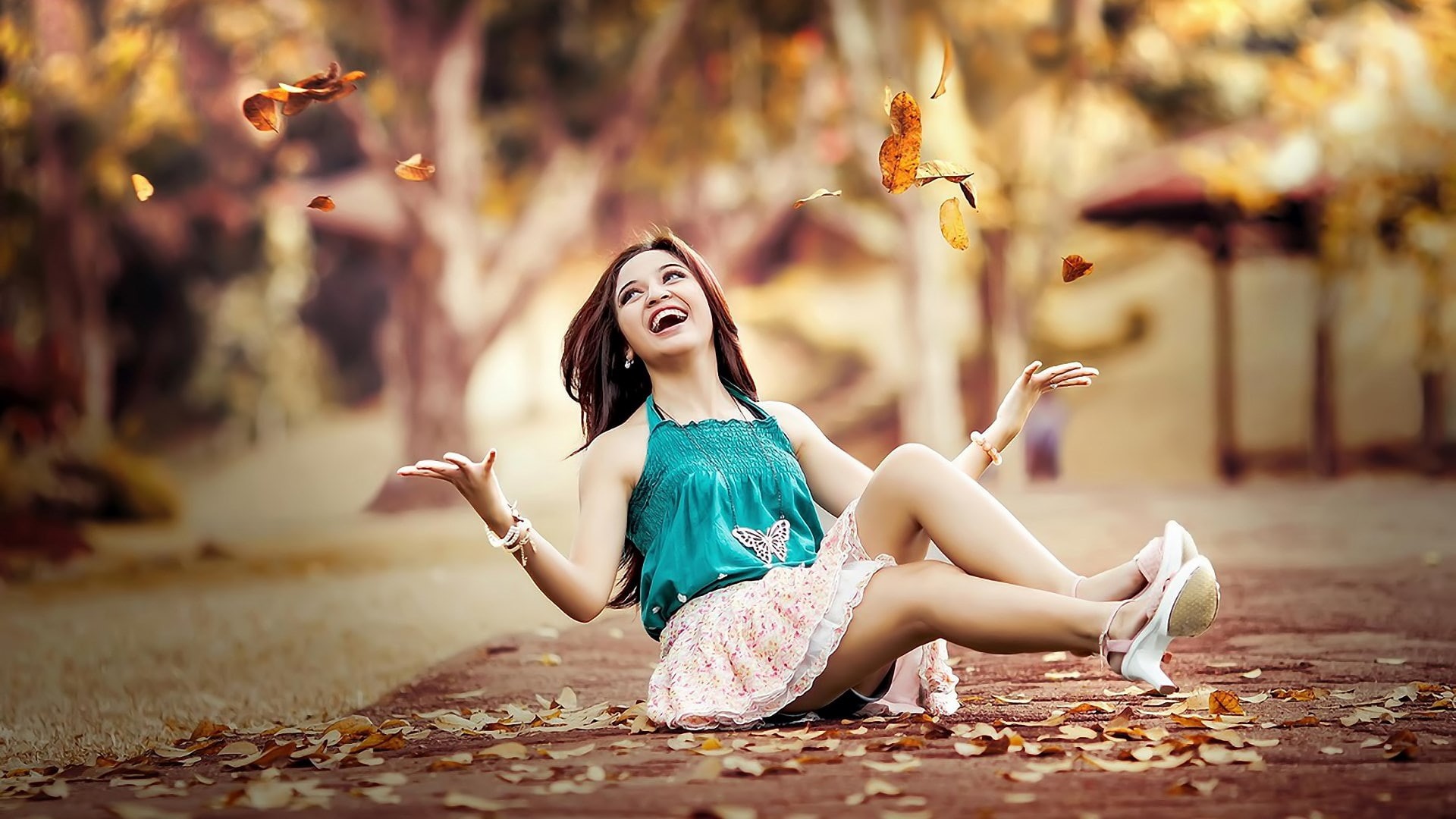 beautiful people, clothing, 1080P, nature, one person, smiling, autumn, plant part, leaf, happiness, women, adult, hairstyle, young women, fashion, young adult, HD Wallpaper