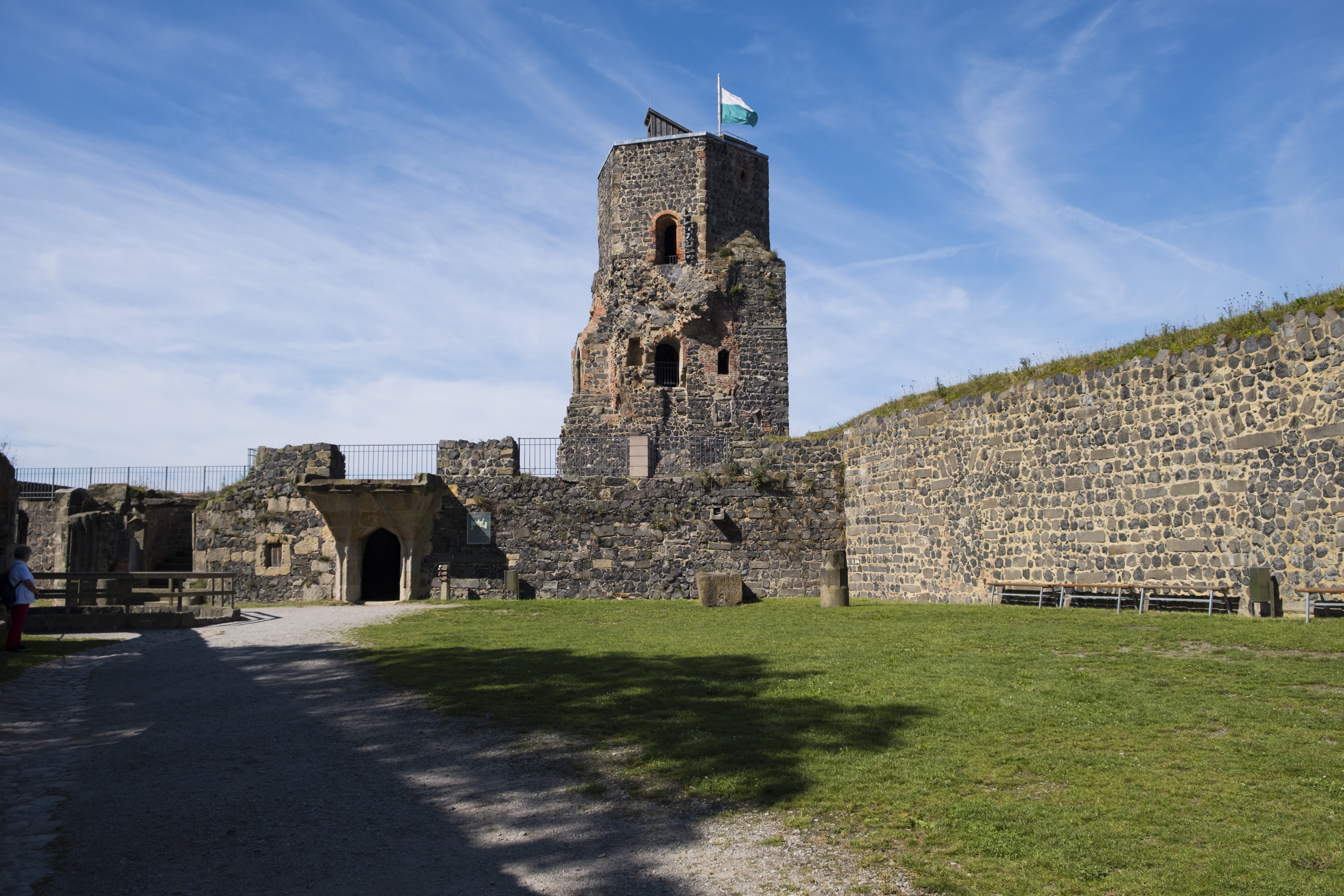 grass, cloud - sky, history, defense, old, sky, ancient civilization, 5K, building, bird, fort, stolpen, saxony, castle tower, built structure, the past, HD Wallpaper