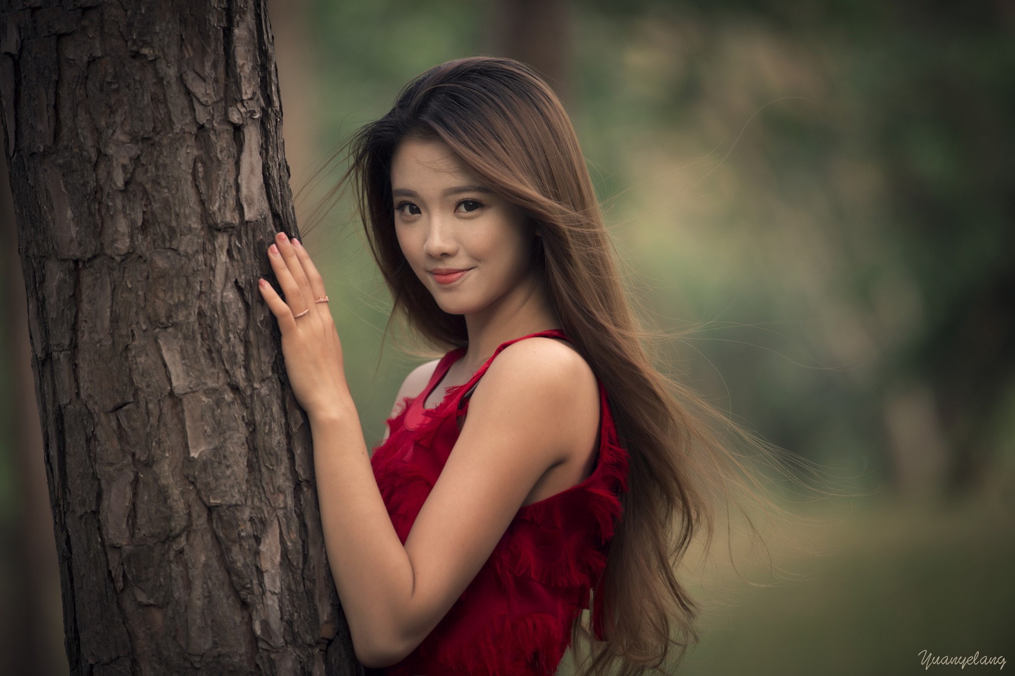 model, depth of field, brunette, Asian, tree bark, women, smiling, long hair, women outdoors, 1080P, HD Wallpaper