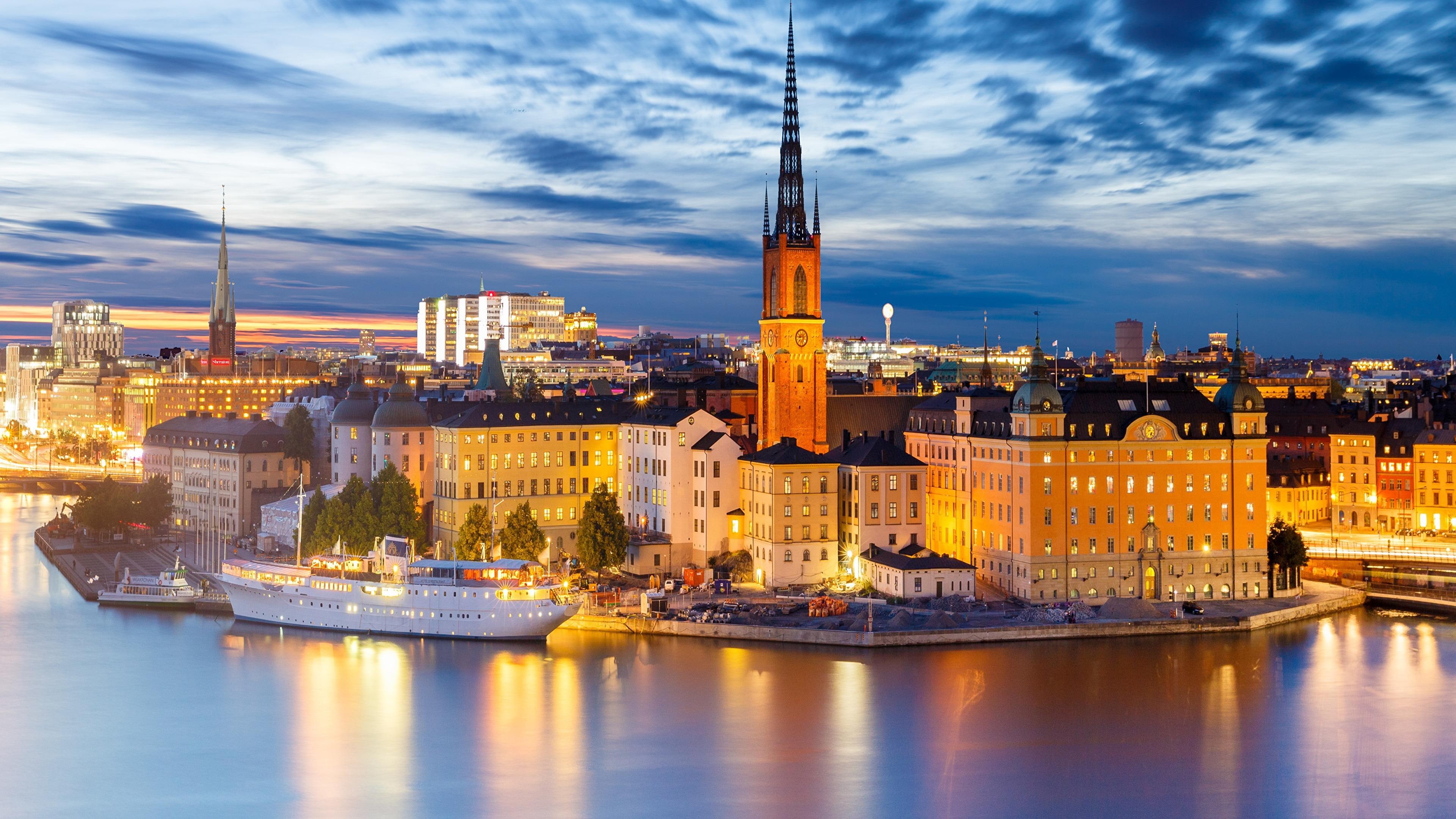 church, medieval, evening, tower, medieval architecture, islet, stockholm, dusk, cityscape, sweden, europe, city lights, riddarholmen, riddarholmen church, HD Wallpaper