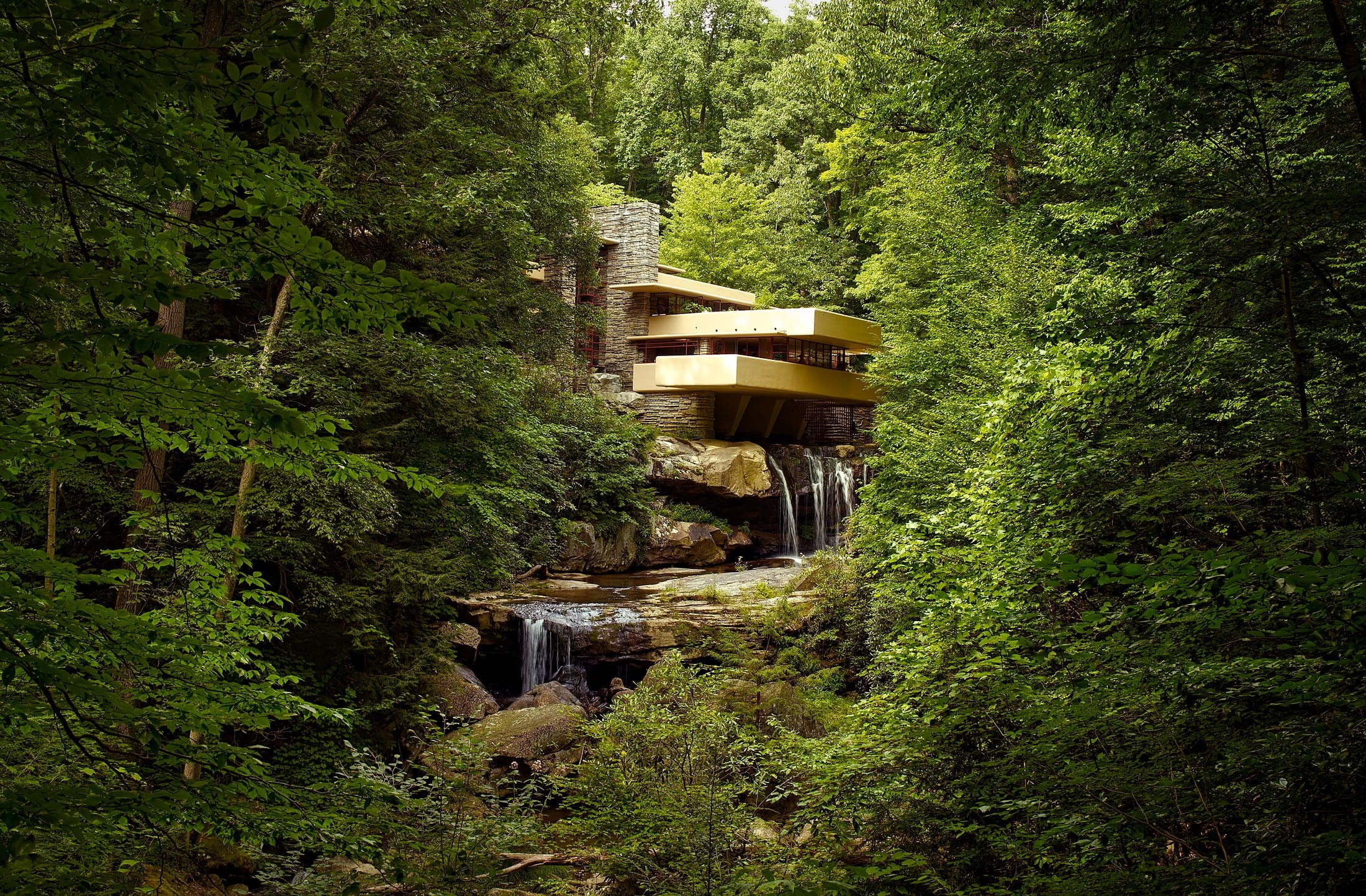 fountain, wood - material, beauty in nature, plant, picturesque, built structure, beautiful, woods, daytime, architecture, brown house, fallingwater, tree, HD Wallpaper
