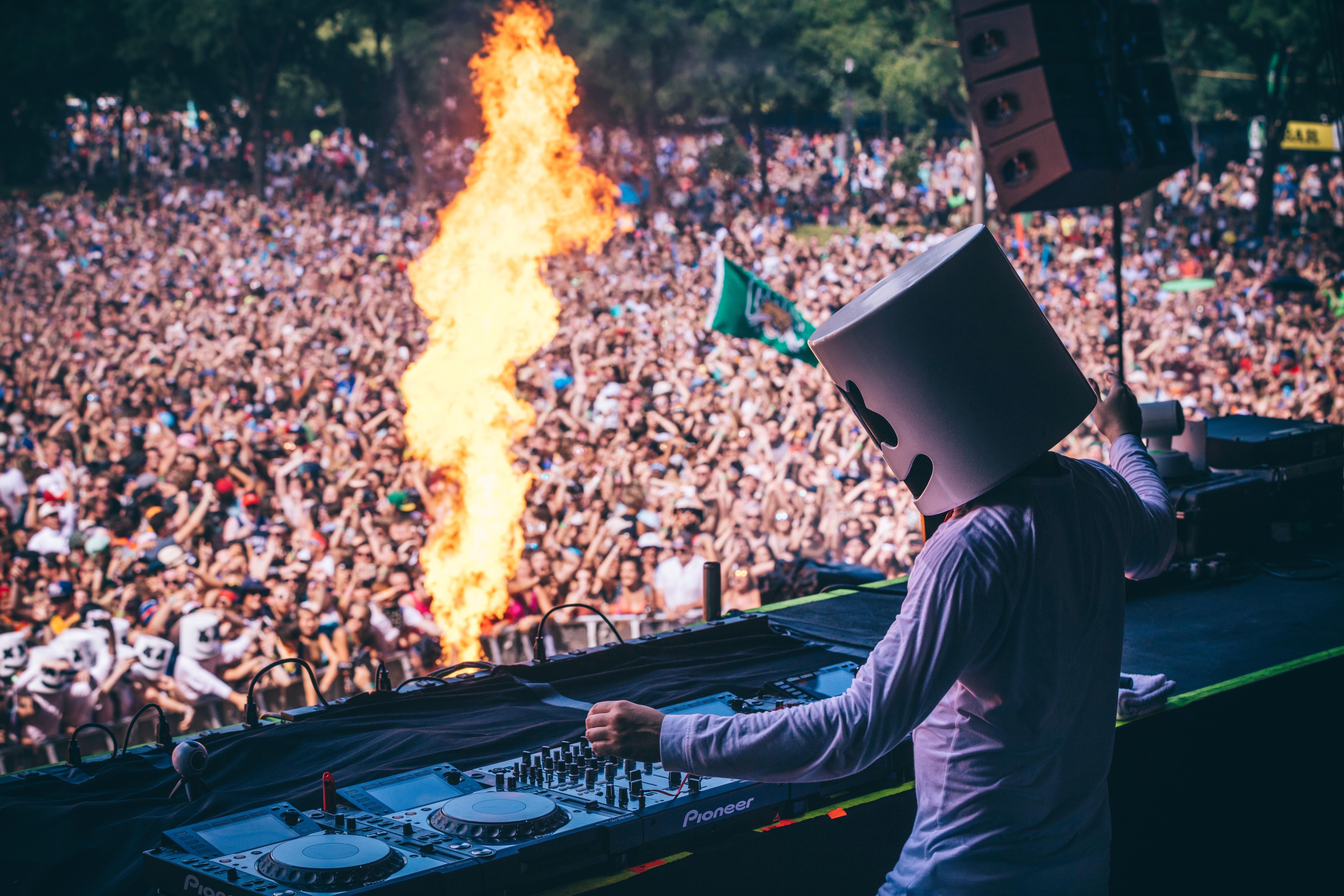 fire, group of people, audience, standing, dj, leisure activity, enjoyment, festival, men, real people, watching, 5K, event, people, celebration, burning, HD Wallpaper