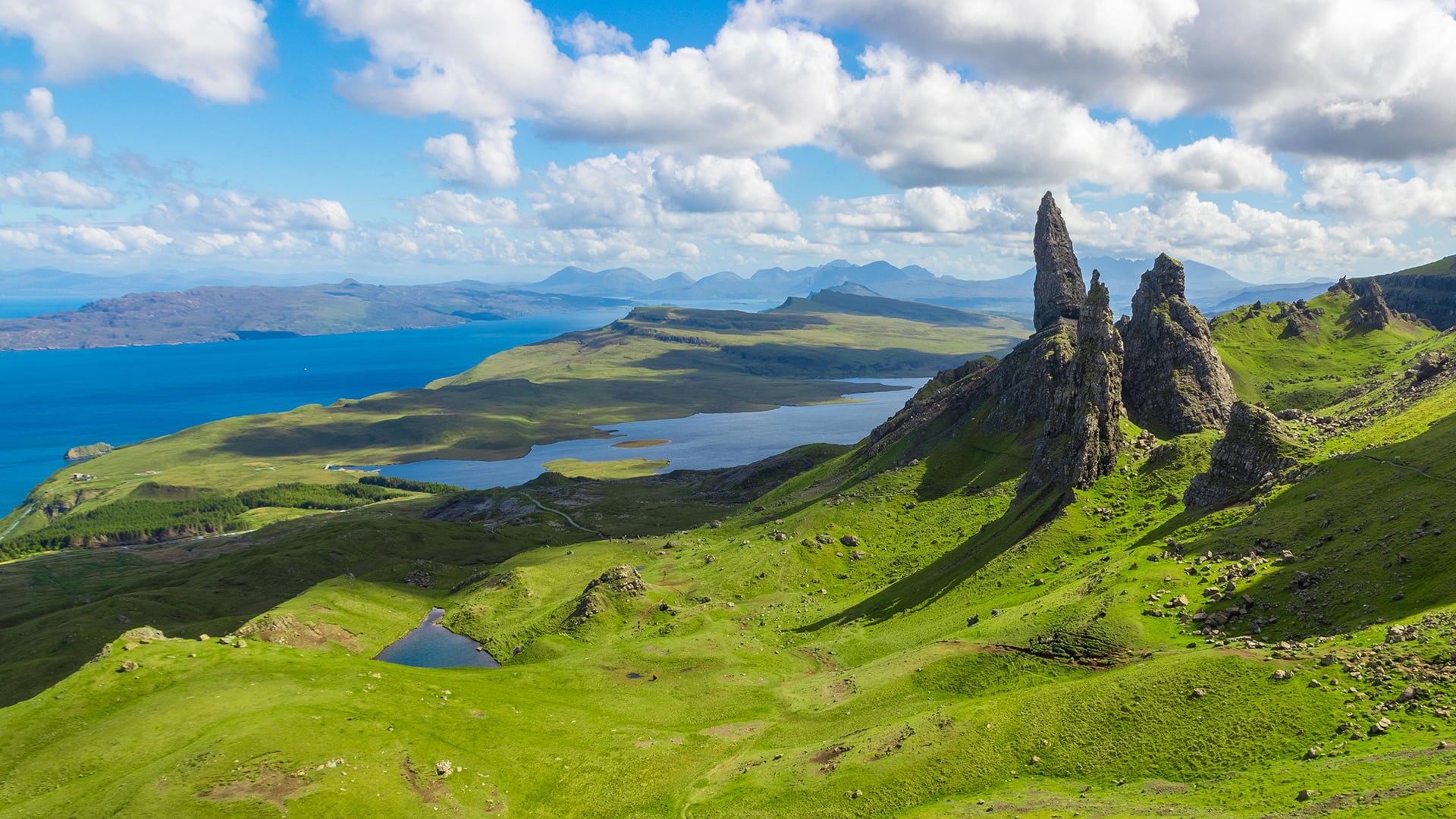 day, tranquility, sky, water, mountain, rolling landscape, brown, Isle of  Skye, land, cloud - sky, body, beauty in nature, formation, landscape, tranquil scene, HD Wallpaper