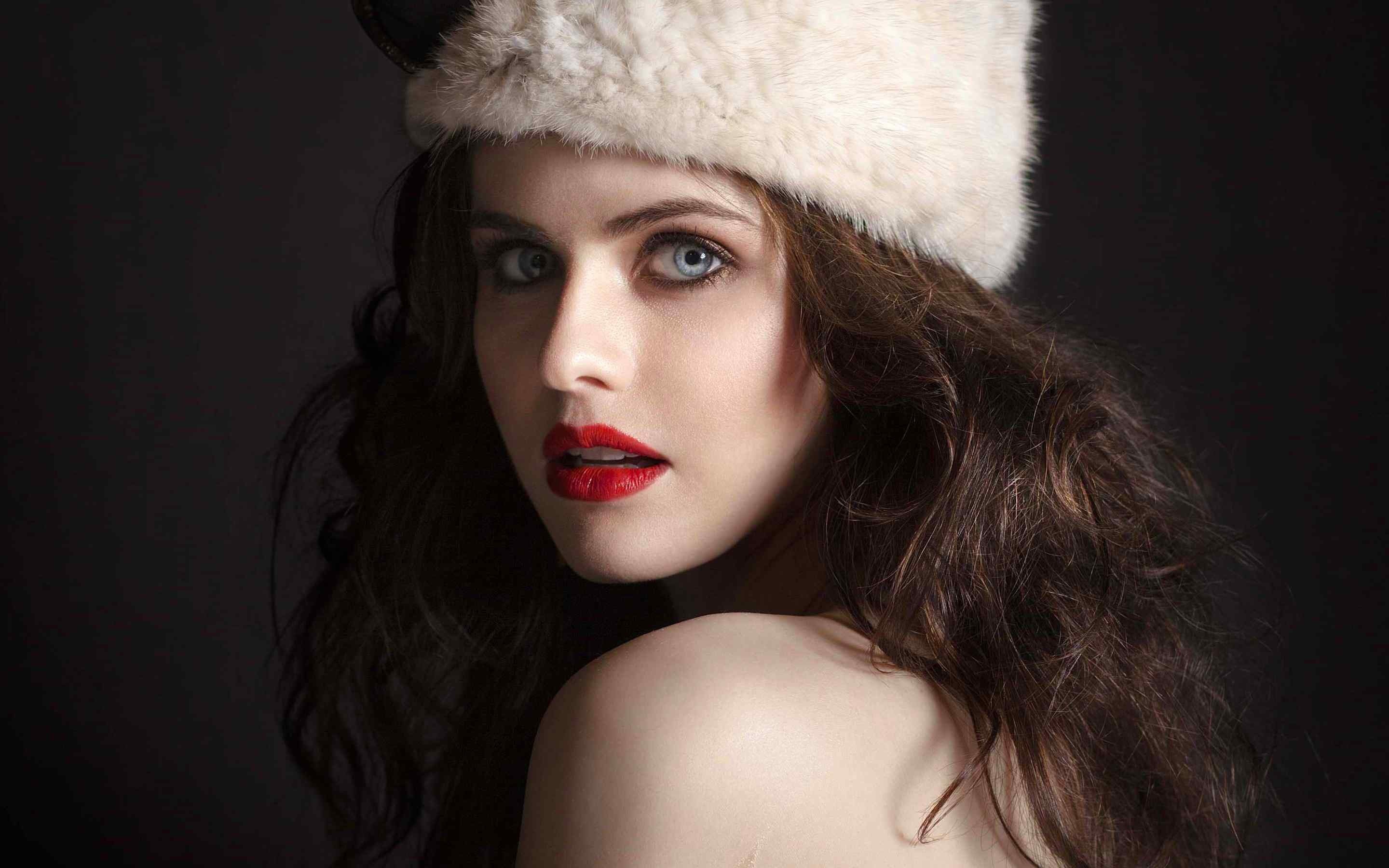 studio shot, young women, luxury, indoors, women, long hair, adult, body part, portrait, looking at camera, fashion, beautiful woman, lipstick, hair, black background, HD Wallpaper