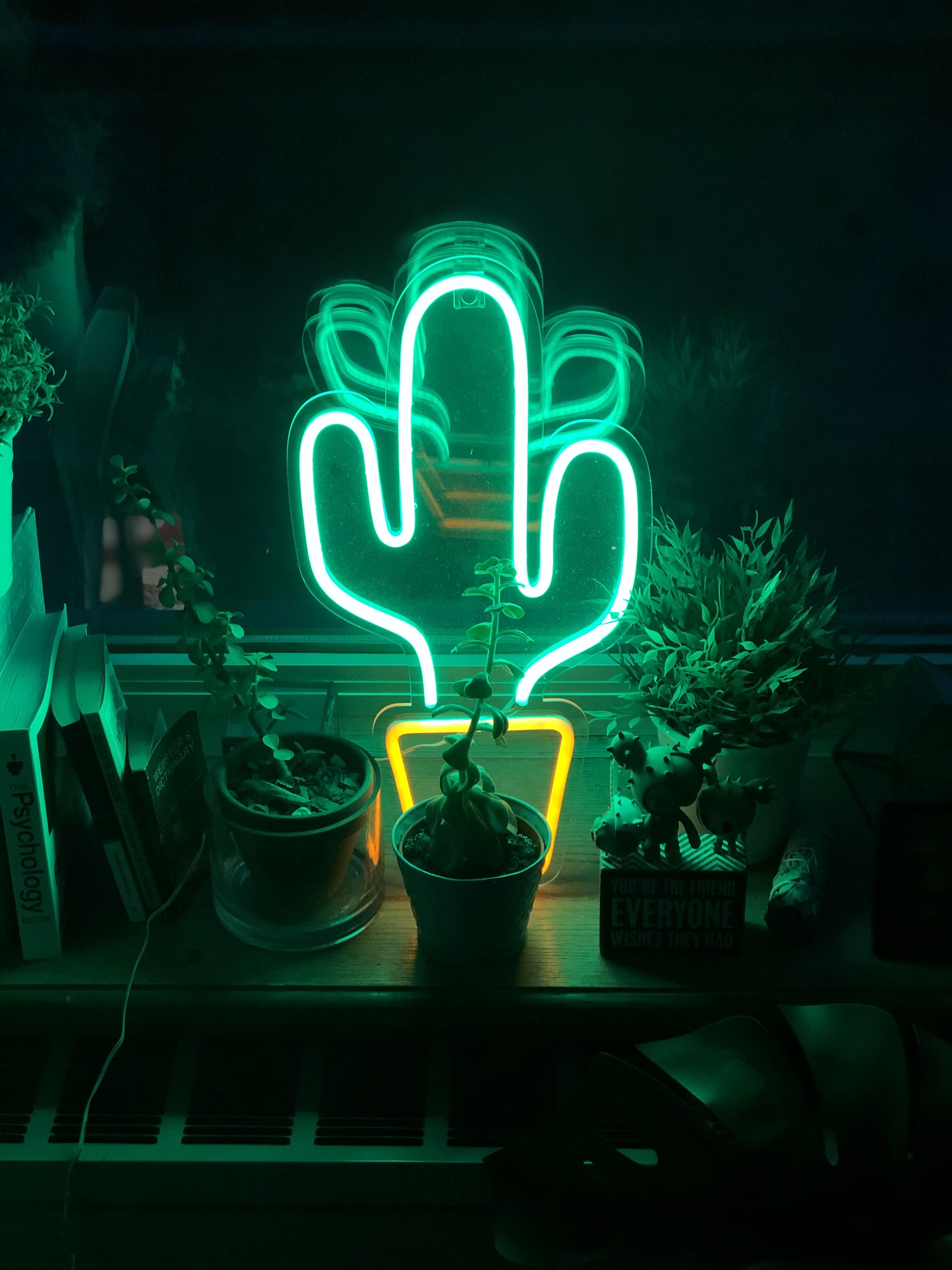 food and drink, led, neon, silver, machine, club, lighting equipment, text, turquoise, electric lamp, new york, indoors, human representation, wheel, restaurant, Phone HD Wallpaper