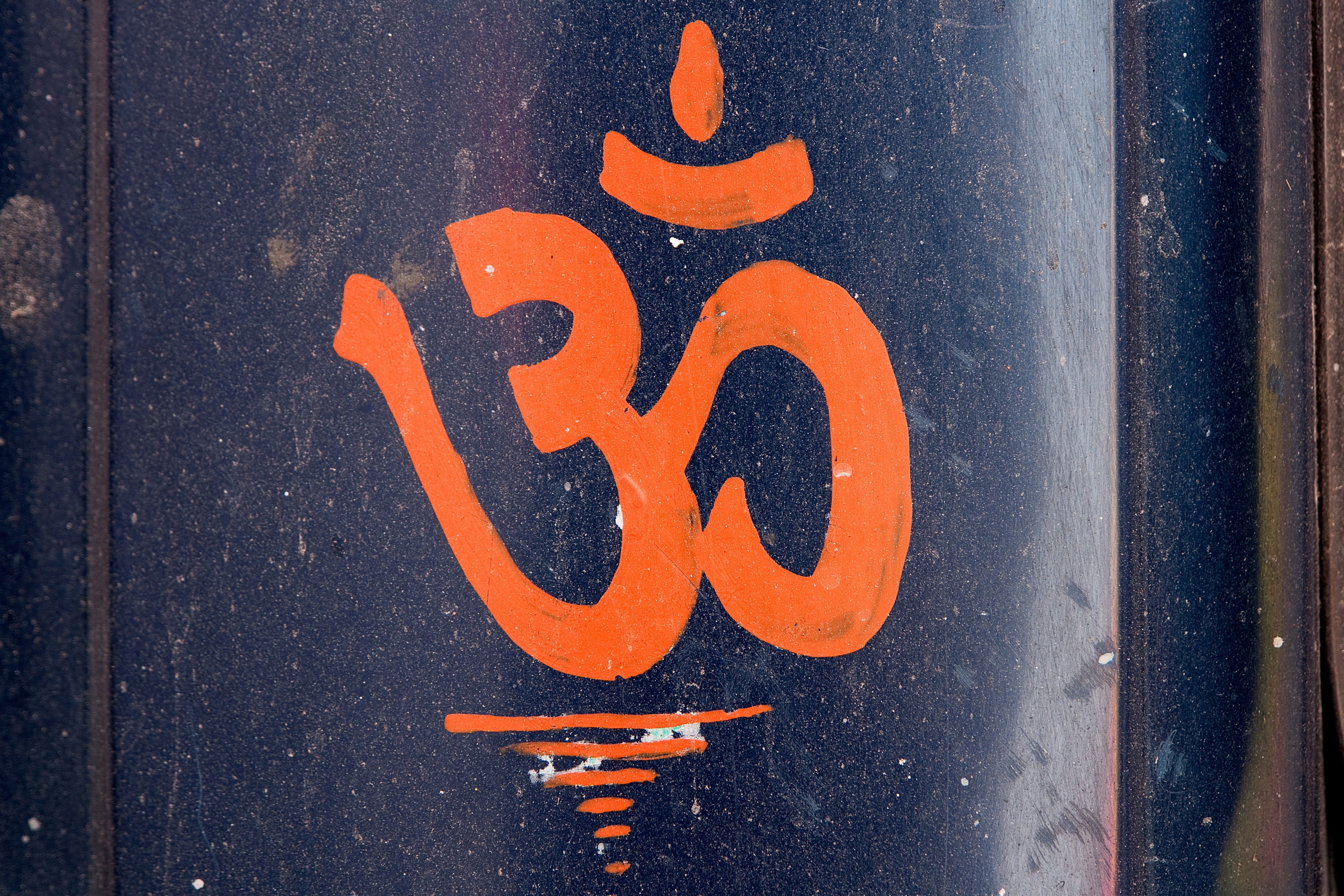 representation, aura, road, faith, craft, 4K, outdoors, art and craft, spirituality, india, text, om, red, metal, creativity, symbol, close-up, spiritual, HD Wallpaper
