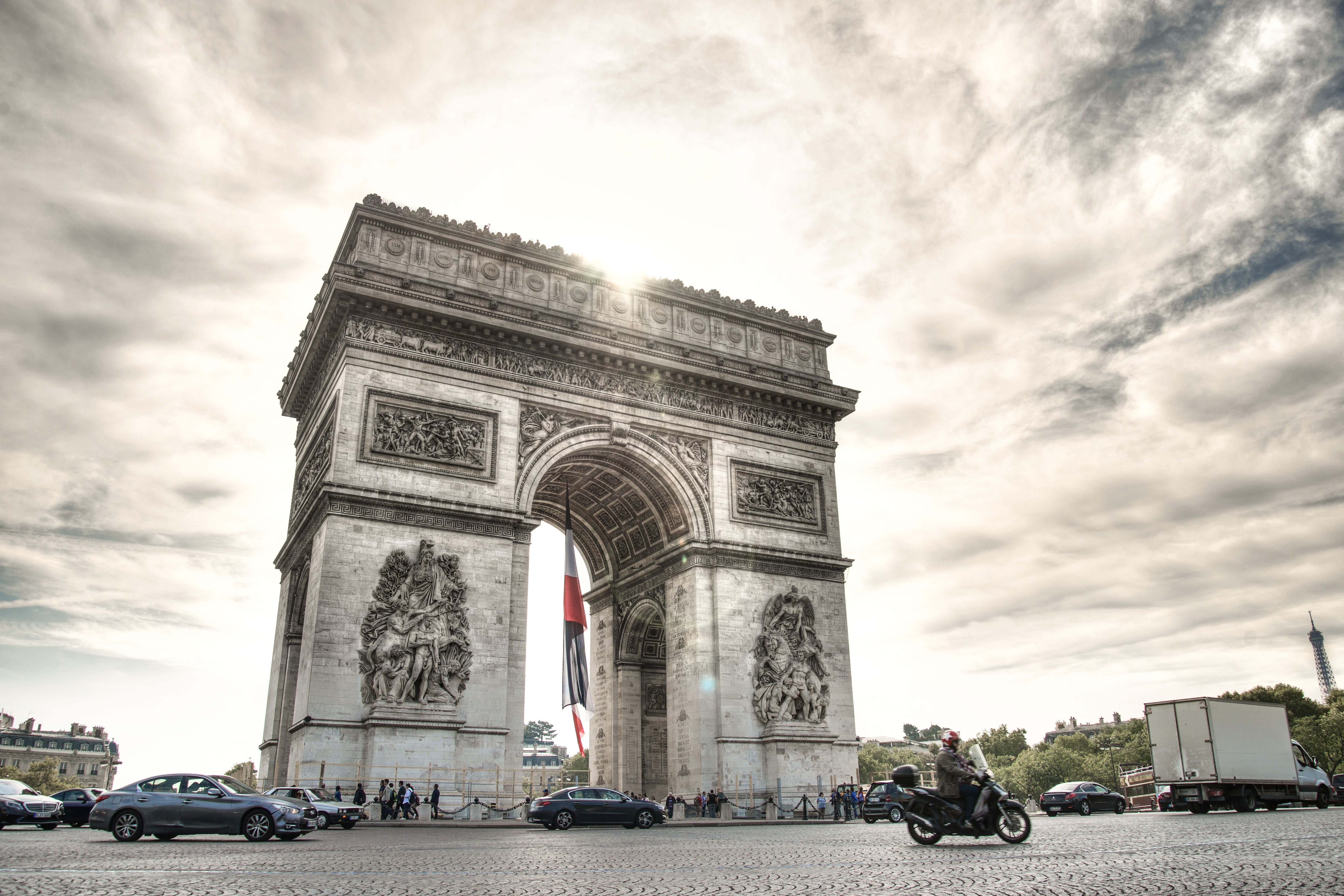 memorial, the past, triomph, architecture, elysees, france, cityscape, built structure, arc, tourism, 5K, monument, de, car, travel destinations, landmark, HD Wallpaper
