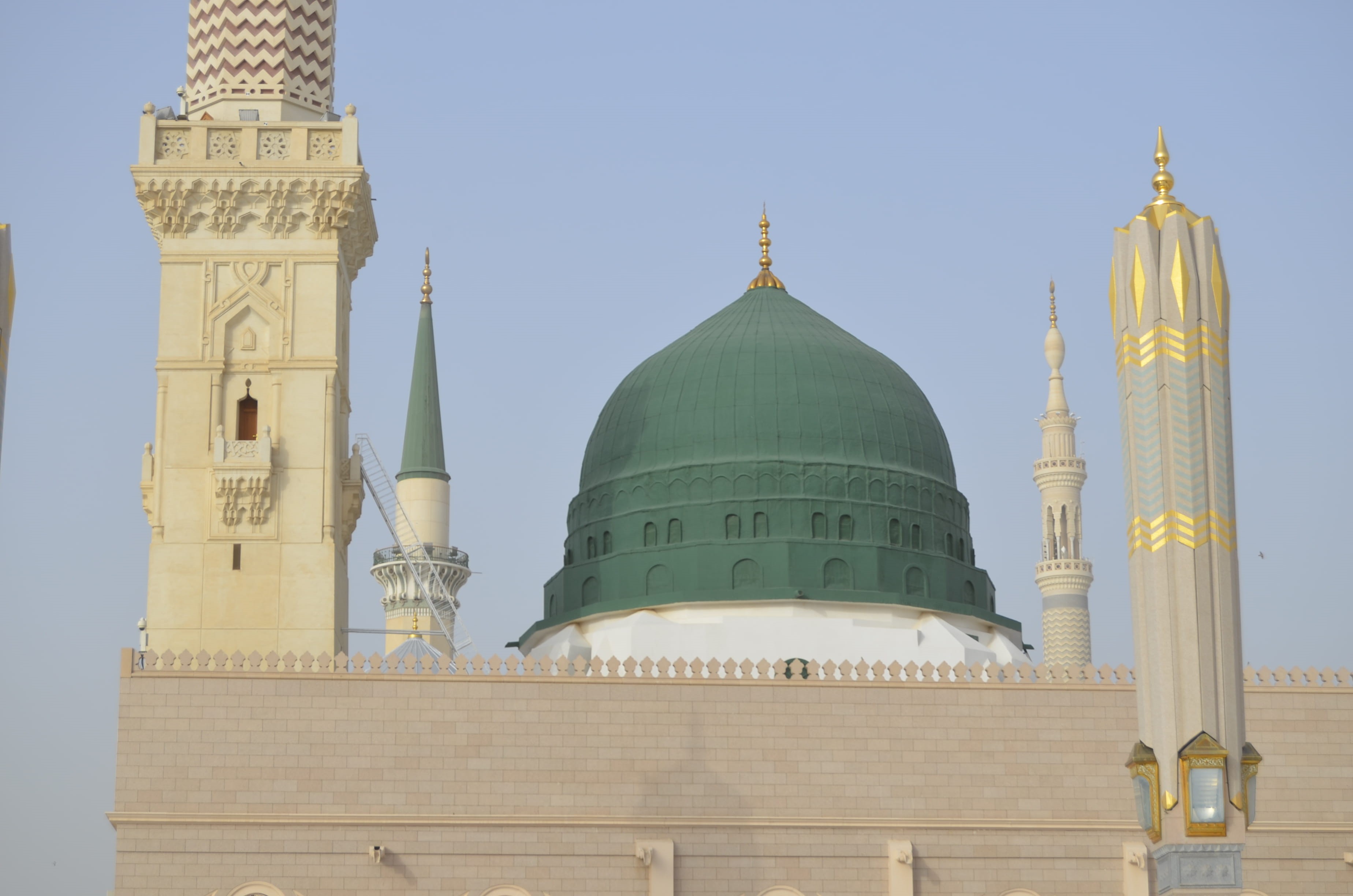 medina, travel destinations, mohammad, no people, architecture, tourism, saudiarabia, belief, spire, architectural column, place of worship, nabawi, moslem, HD Wallpaper