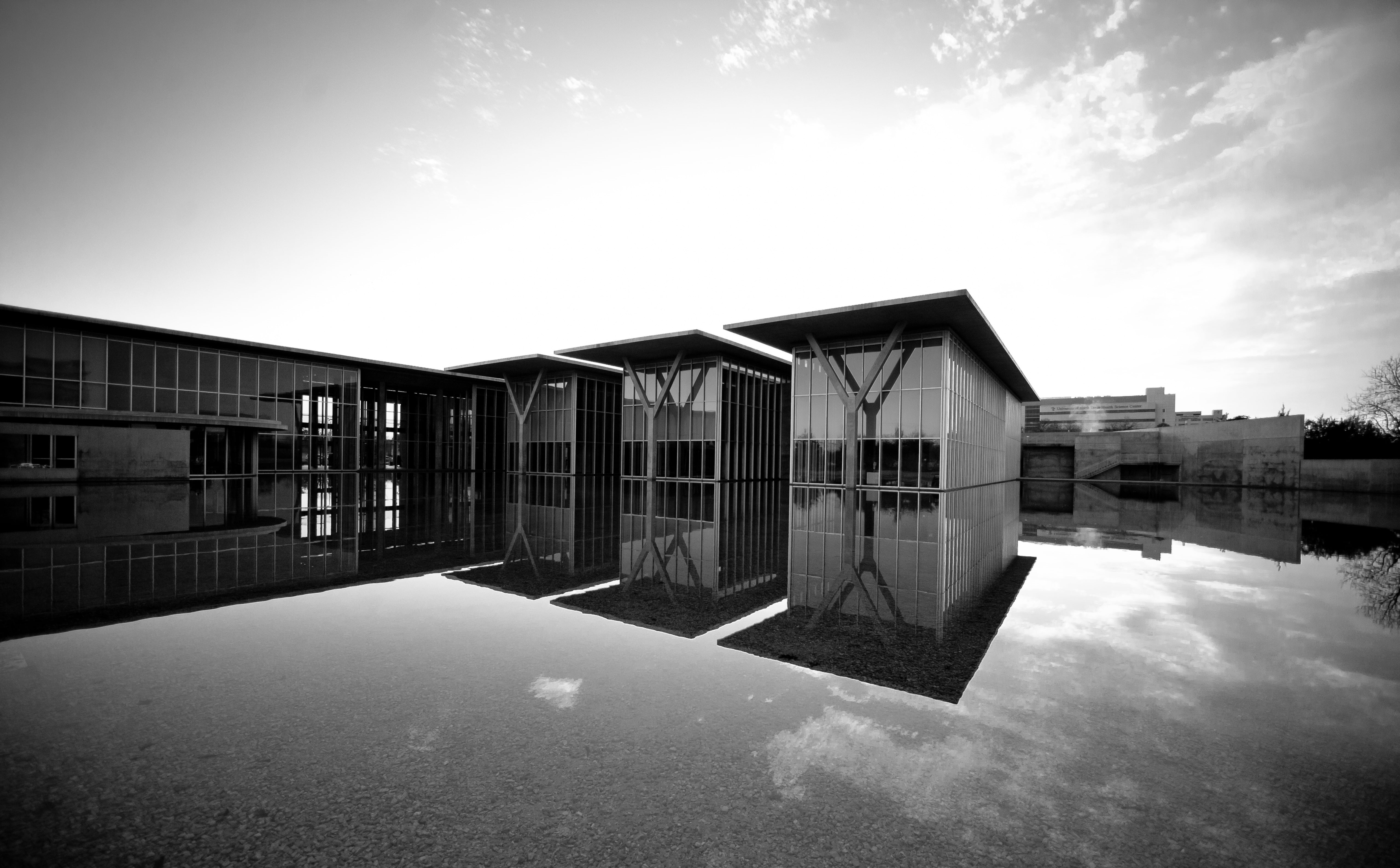sun, built structure, copy space, Architecture, waterfront, 2011, sky, g, goes, Fort Worth, united states, fort, Tadao Ando, swimming pool, residential district, HD Wallpaper