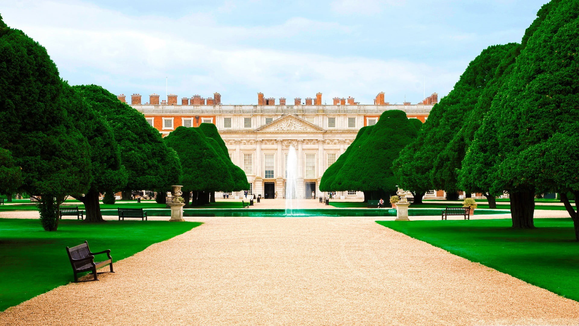1080P, trees, lawn, outdoor, ornamental garden, building exterior, Hampton Court, the past, outdoors, sky, built structure, travel, formal garden, hedge, HD Wallpaper
