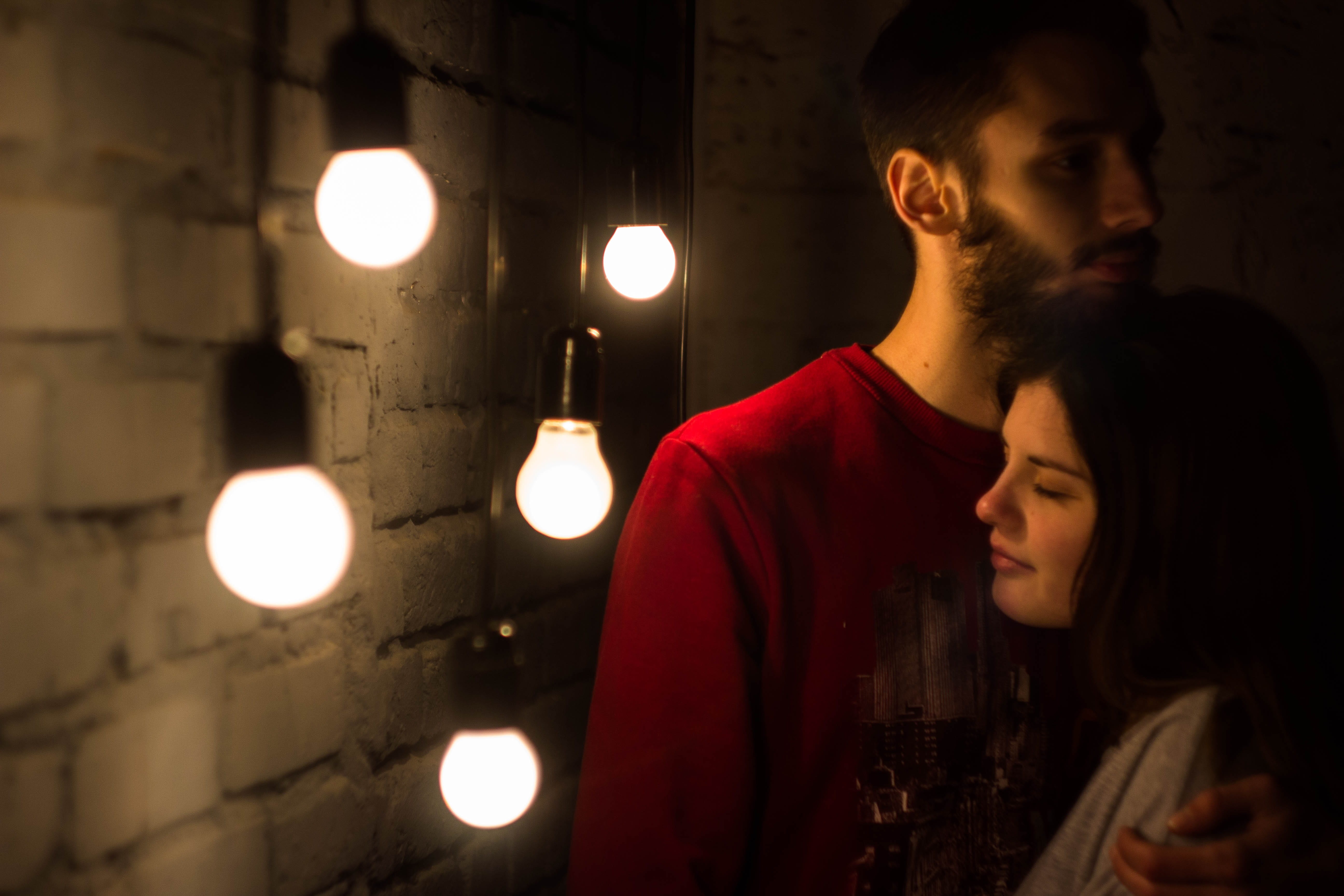 dark, 5K, women, lights, lighting equipment, night, affection, young men, side view, adults, woman, blur, electric lamp, happiness, love, wear, boyfriend, HD Wallpaper