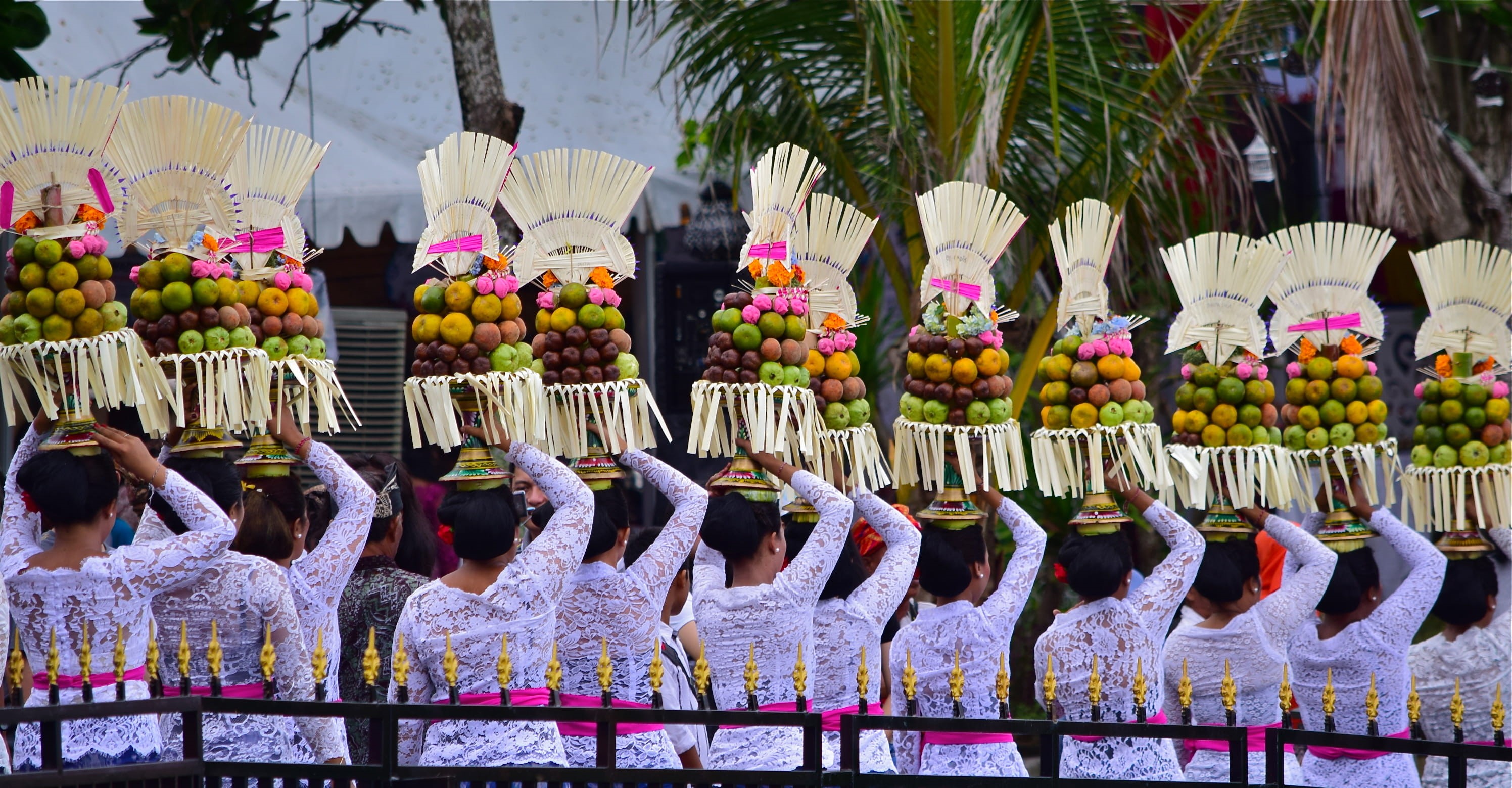 tanah lot temple, indonesia, 2K, market, spirituality, religion, large group of objects, no people, place of worship, retail display, procession, retail, HD Wallpaper