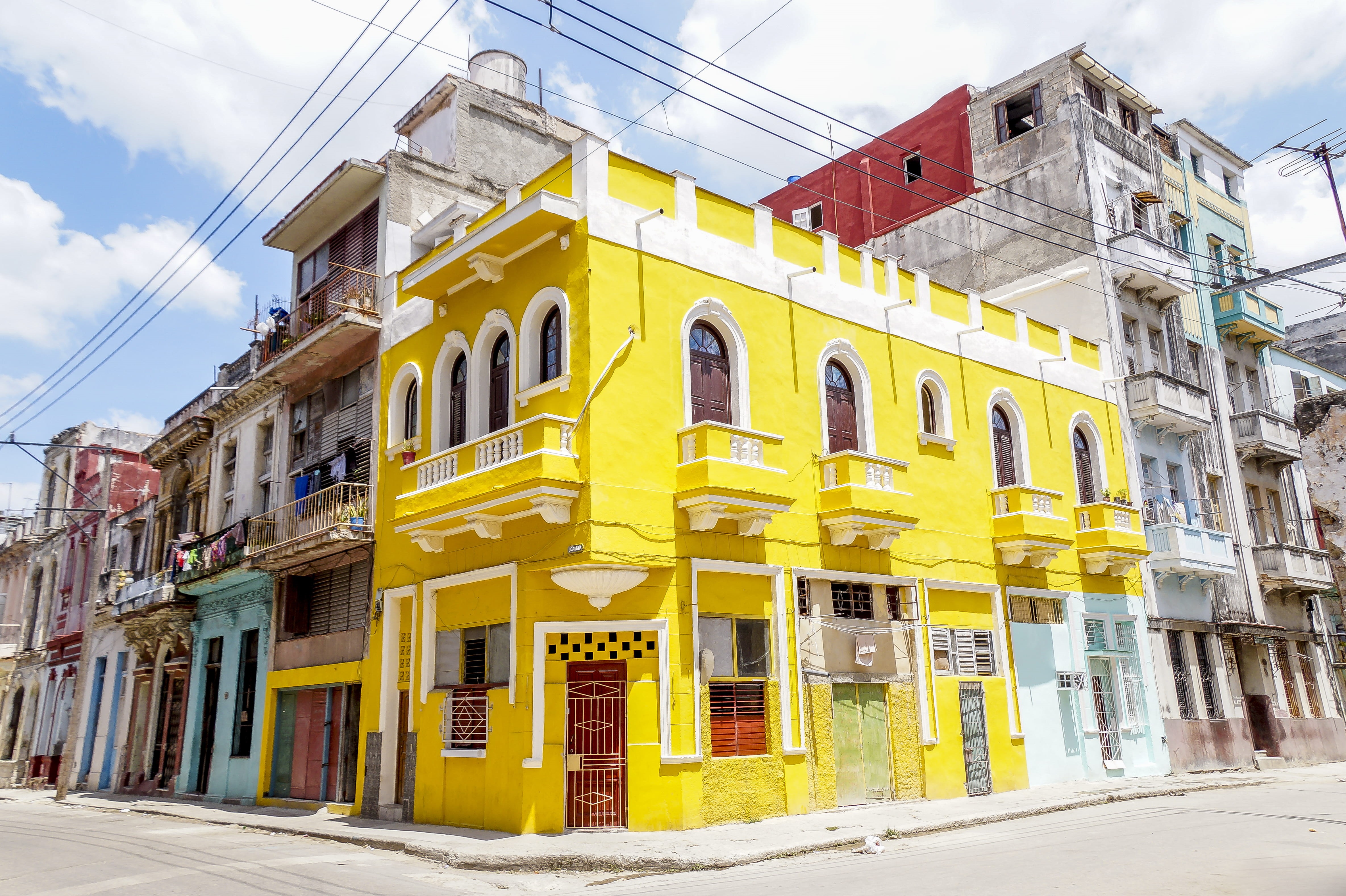 residential district, destination, outdoors, window, built structure, yellow, wanderlust, cable, cloud - sky, nature, cuba, day, building, havana, road, HD Wallpaper