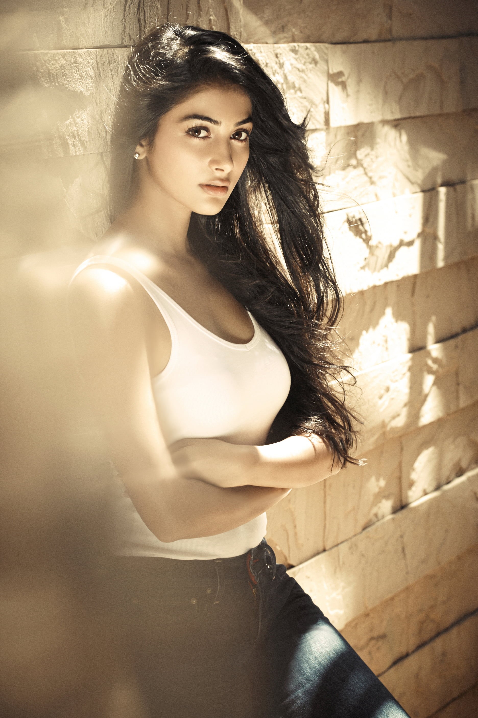 2K, Pooja Hegde, dark hair, model, women, brunette, actress, Indian, Phone HD Wallpaper