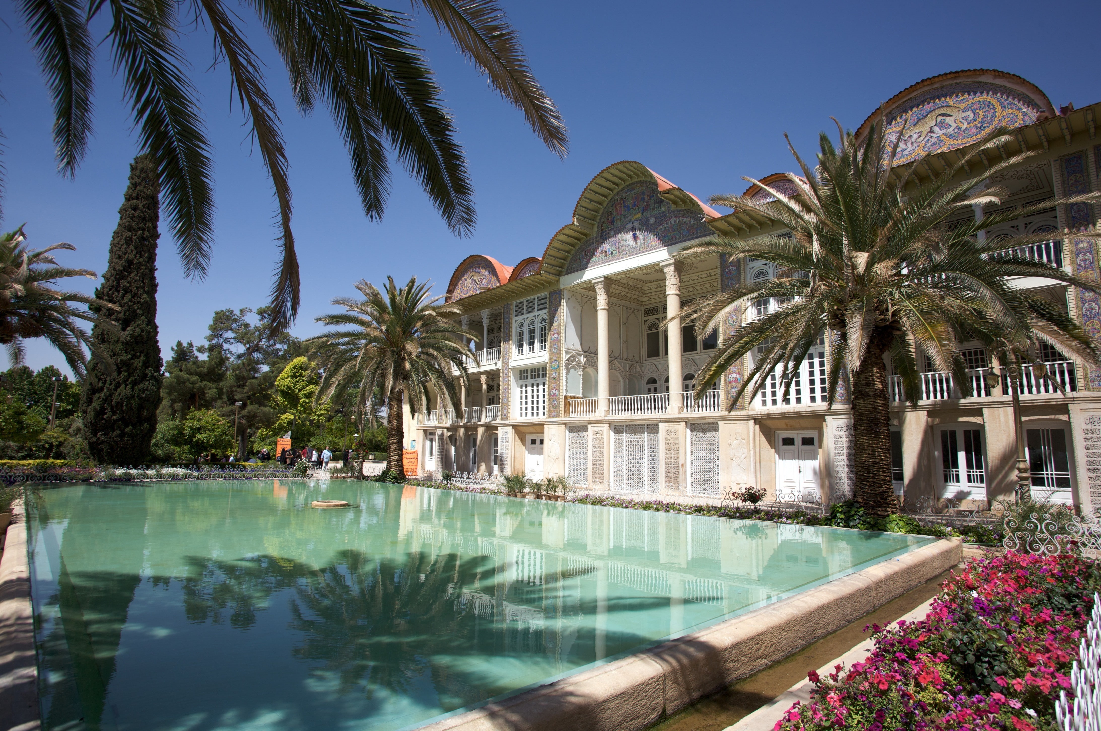 plant, Shiraz, coconut palm tree, reflection, building, no people, nature, Iran, travel destinations, water, architecture, swimming pool, tropical climate, HD Wallpaper