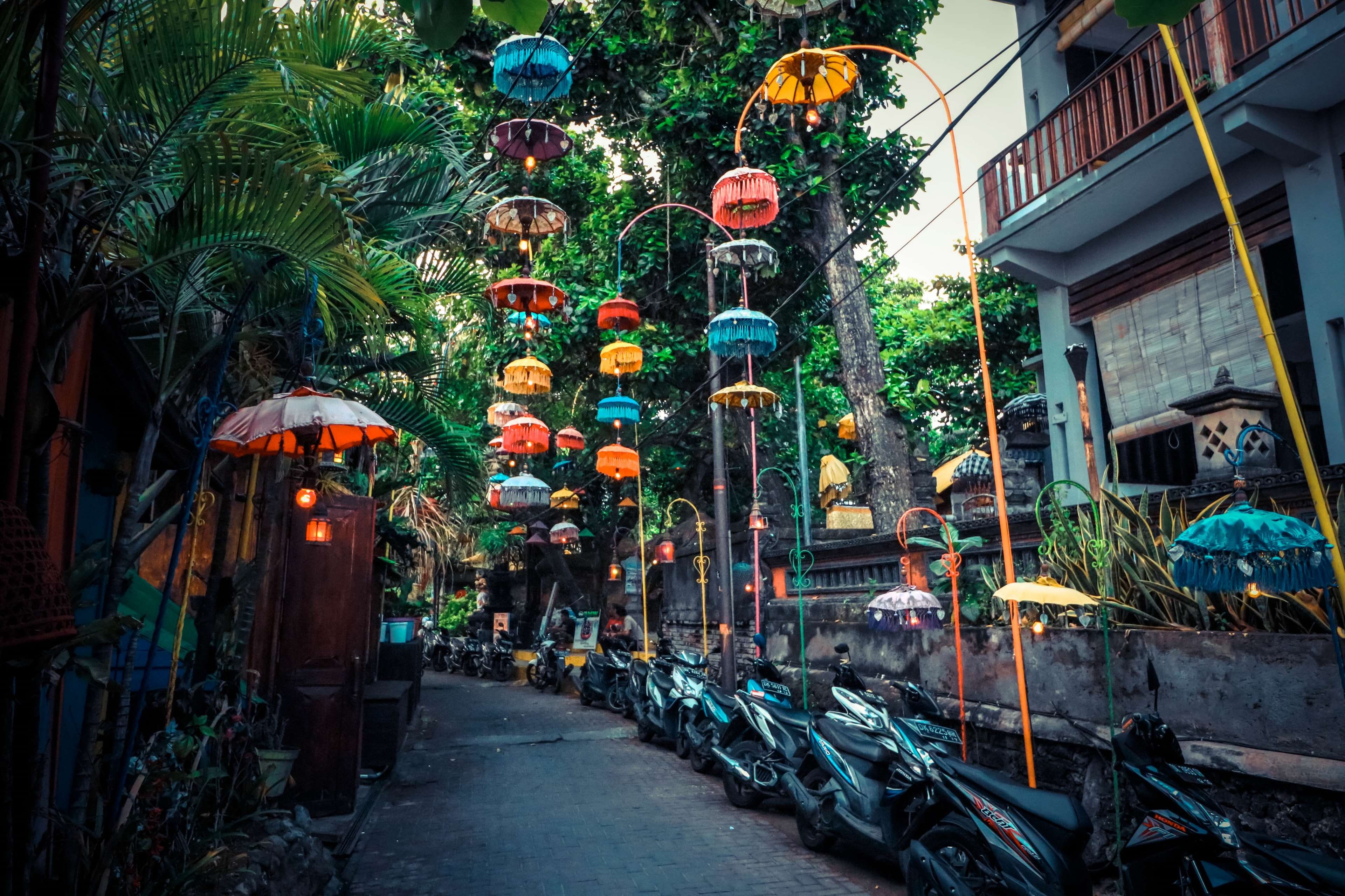 indonesia, lanscape, vacation bali, umbrella, nature, real people, building, street, design, plant, tropical climate, group of people, tree, island, lantern, HD Wallpaper