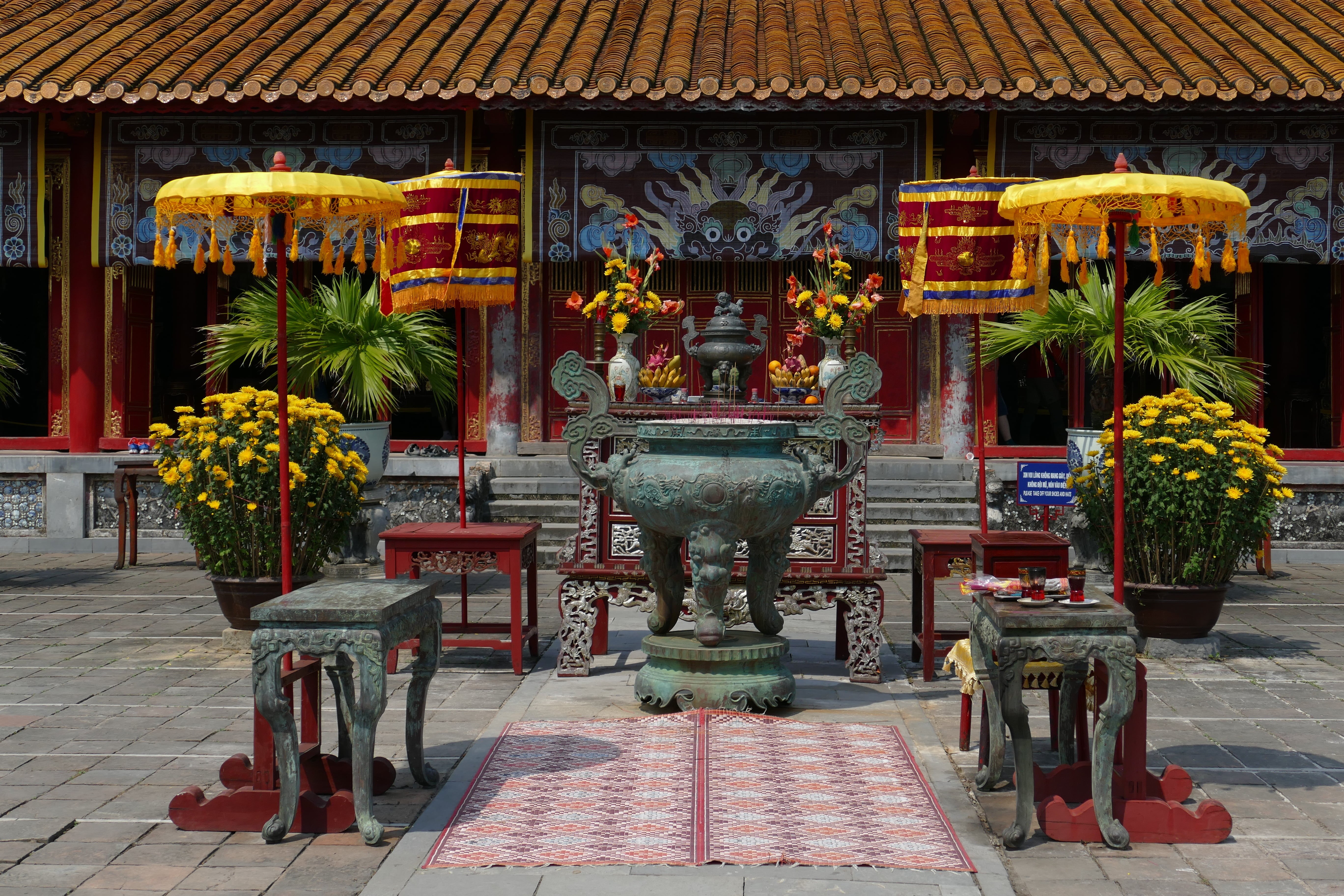 temple, outdoors, historic building, chair, day, nature, flowering plant, 5K, monument, city, table, religion, plant, historically, world heritage, flower, HD Wallpaper