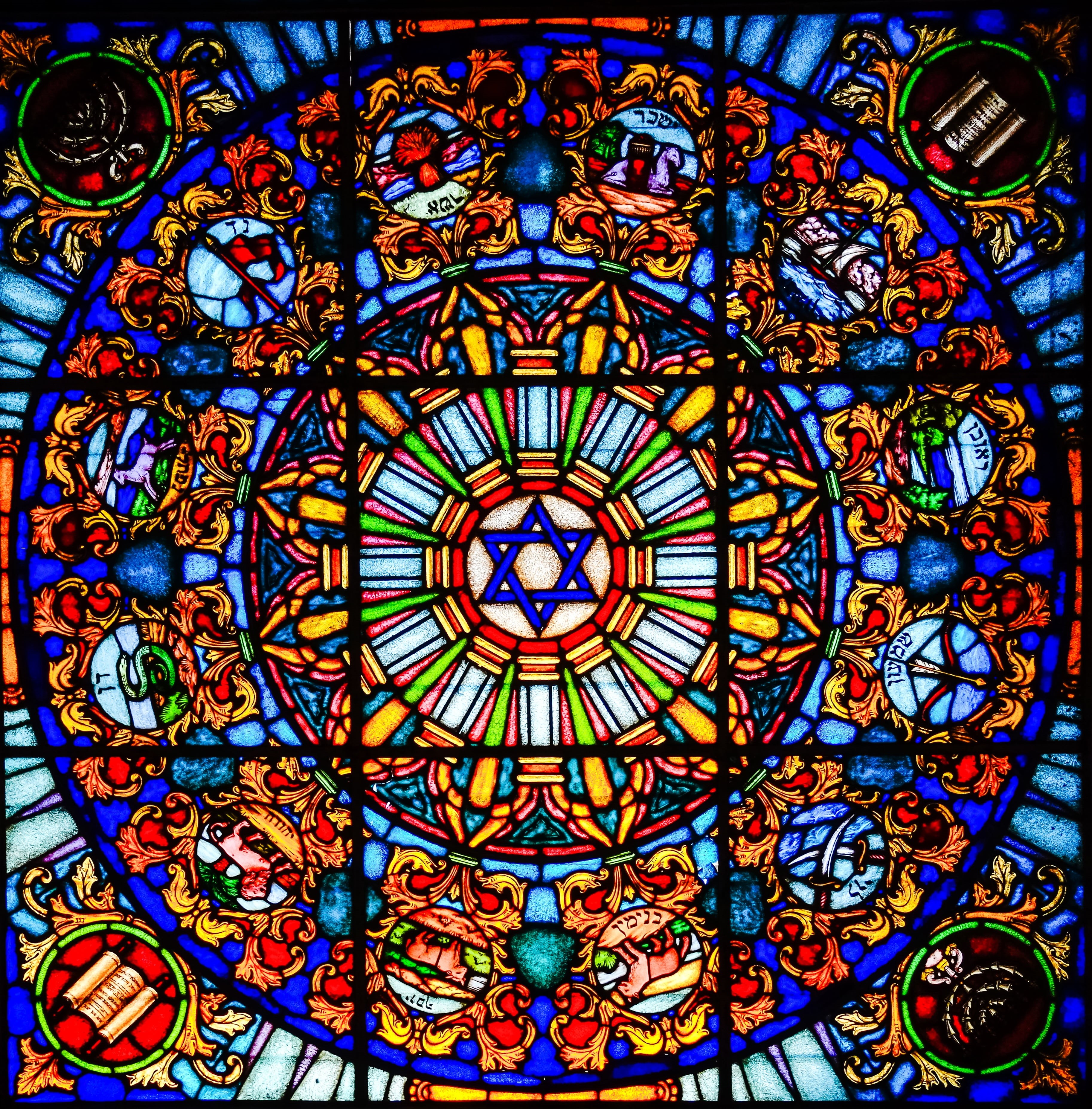 directly below, architecture and art, god, star, vitrage, 2K, building, ancient art, decorative, paneled, multicolored, pattern, full frame, church, ornament, Phone HD Wallpaper