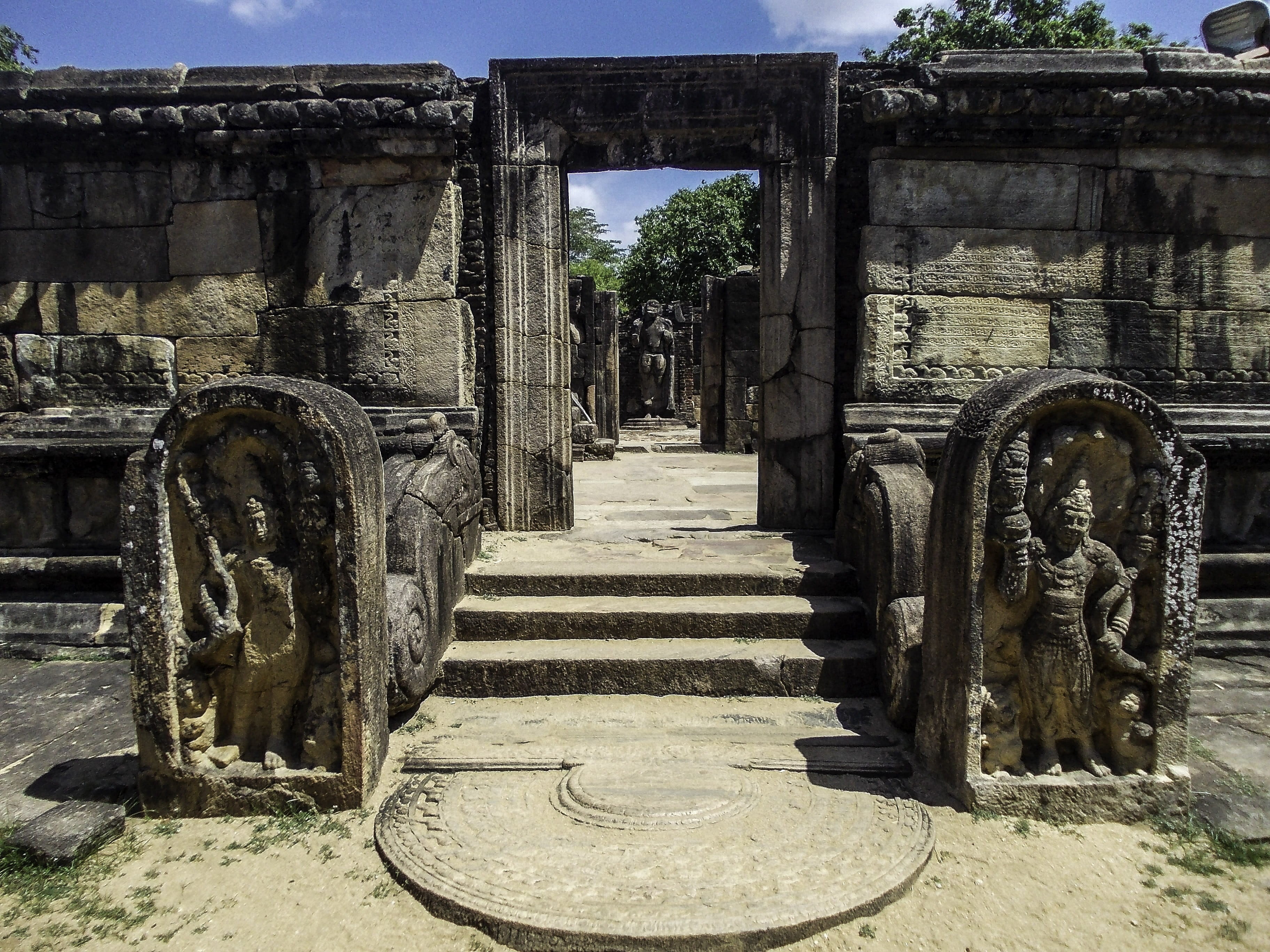 structure, religion, Ancient, the Past, lanka, Sri Lanka, ruined, gate, temple - Building, outdoors, architectural column, history, travel destinations, HD Wallpaper