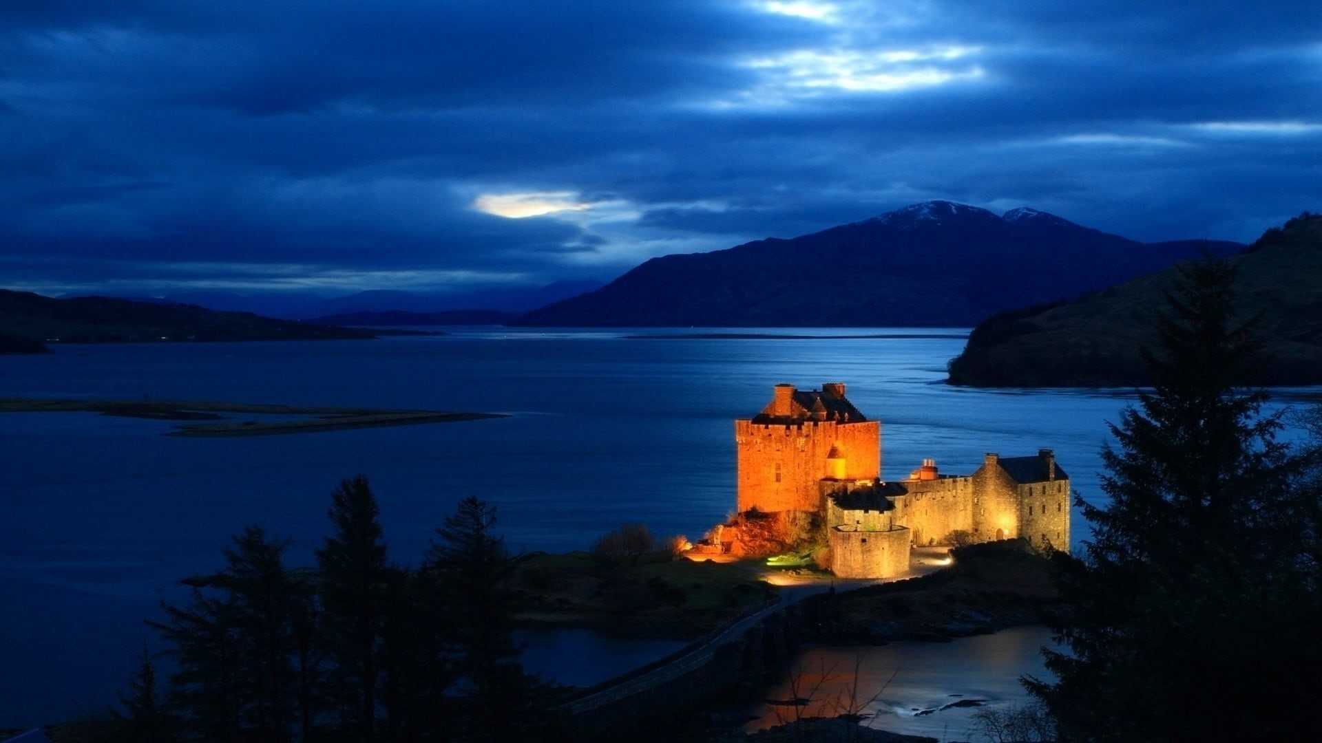built structure, sky, Eilean Donan, building, tourism, architecture, brown, famous Place, house, medieval, tower, beauty in nature, ancient, nature, the past, HD Wallpaper