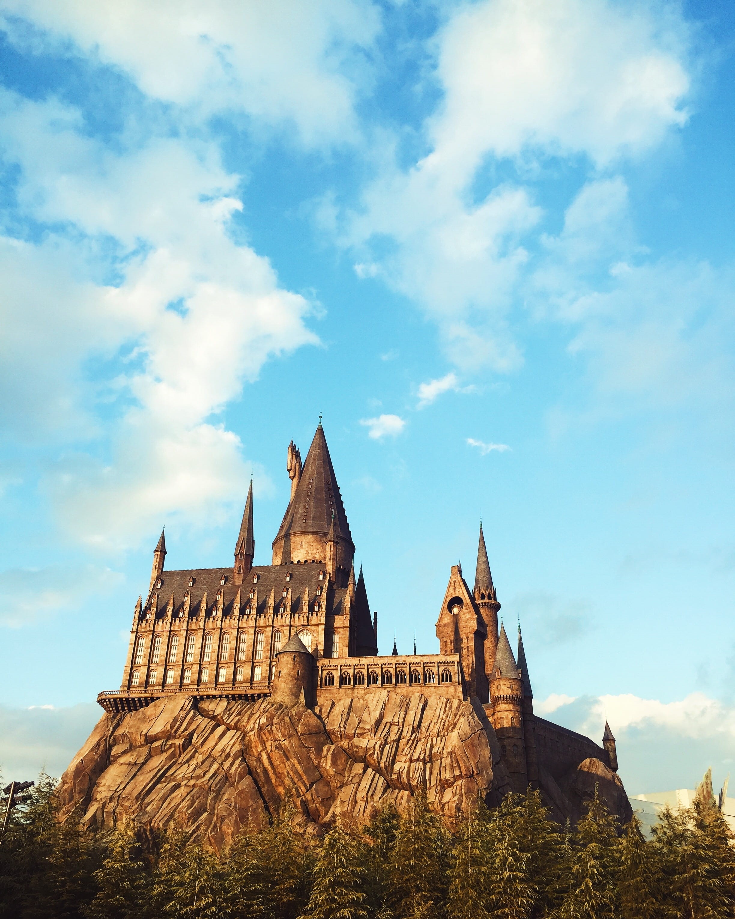 2K, Wizard, Hogwarts, Magic, building exterior, low angle view, no people, religion, Harry Potter, the past, sky, travel destinations, cloud - sky, spirituality, Phone HD Wallpaper