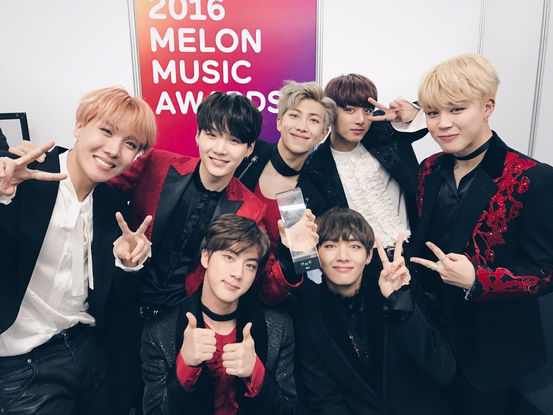 smiling, young adult, child, BTS, boys, positive emotion, group of people, togetherness, women, 1080P, people, emotion, men, adult, Music, communication, HD Wallpaper