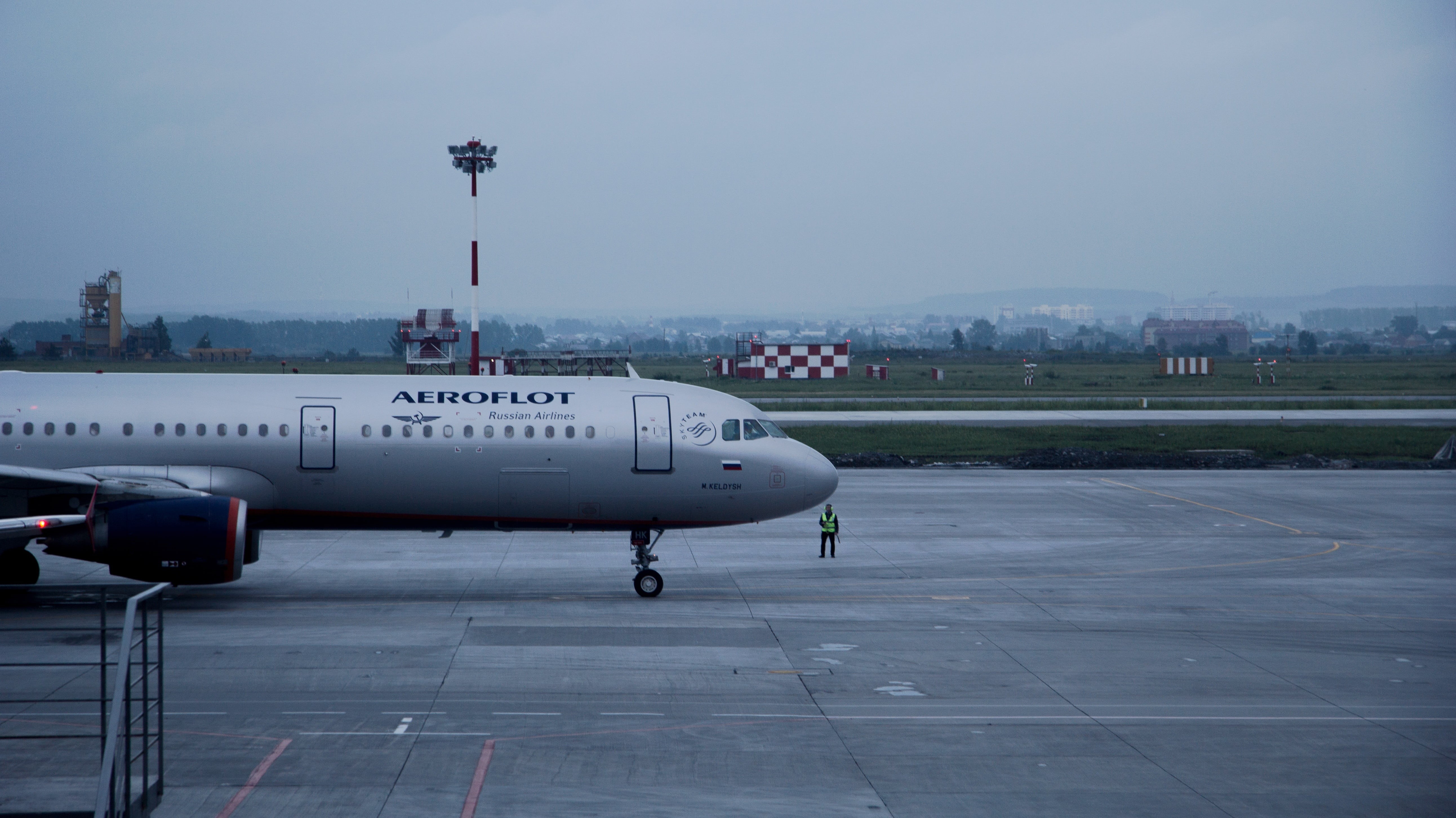 flight, airplane, turbine, aircraft, airport runway, airbus, architecture, sky, travel, day, airliner, no people, airport, tourism, blue, 5K, amolet, military, HD Wallpaper