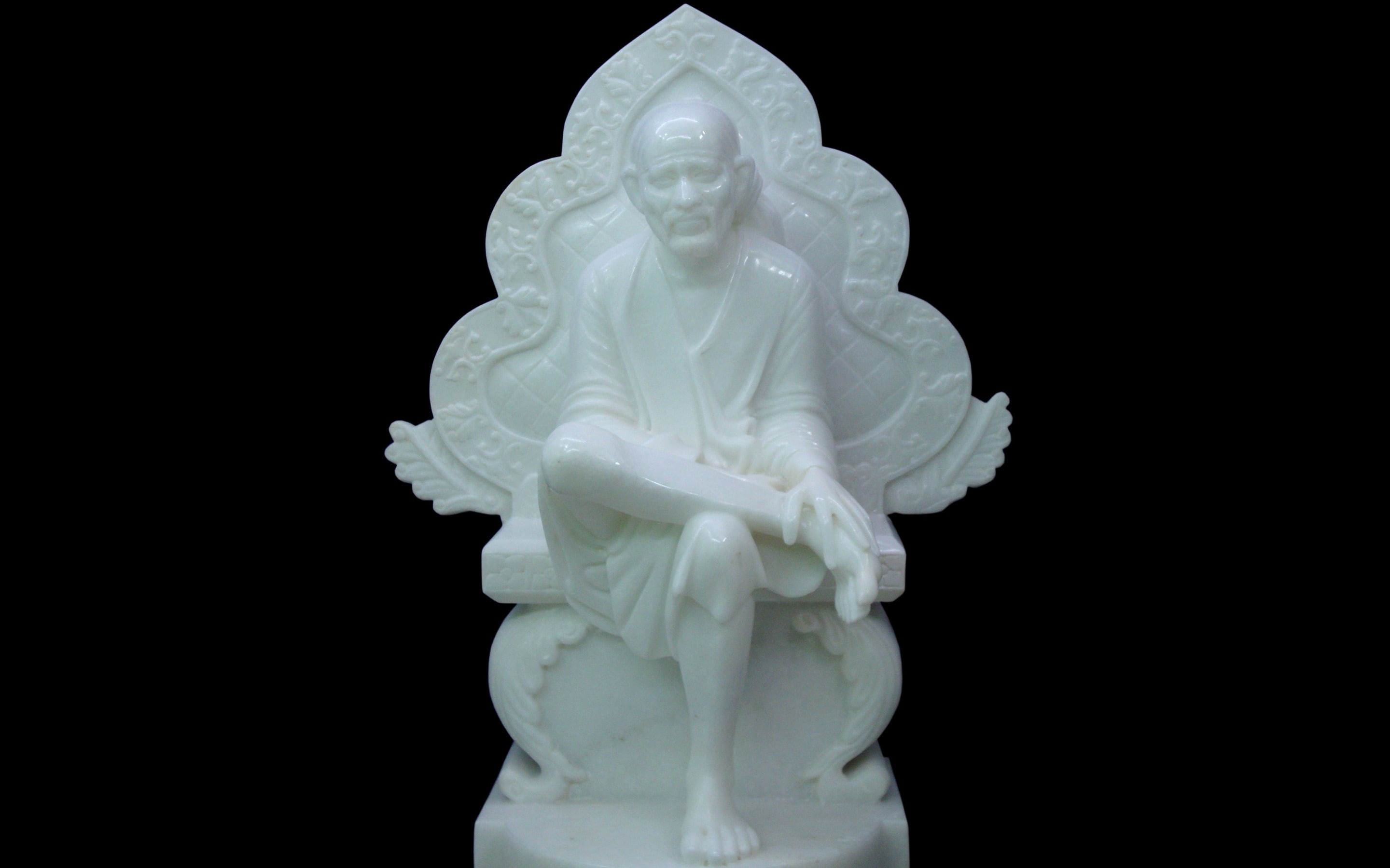 white, decor, sathyanarayana Raju, baba, table, indian guru, ceramic, spiritual figure, 2K, sai, mystic, statues, HD Wallpaper