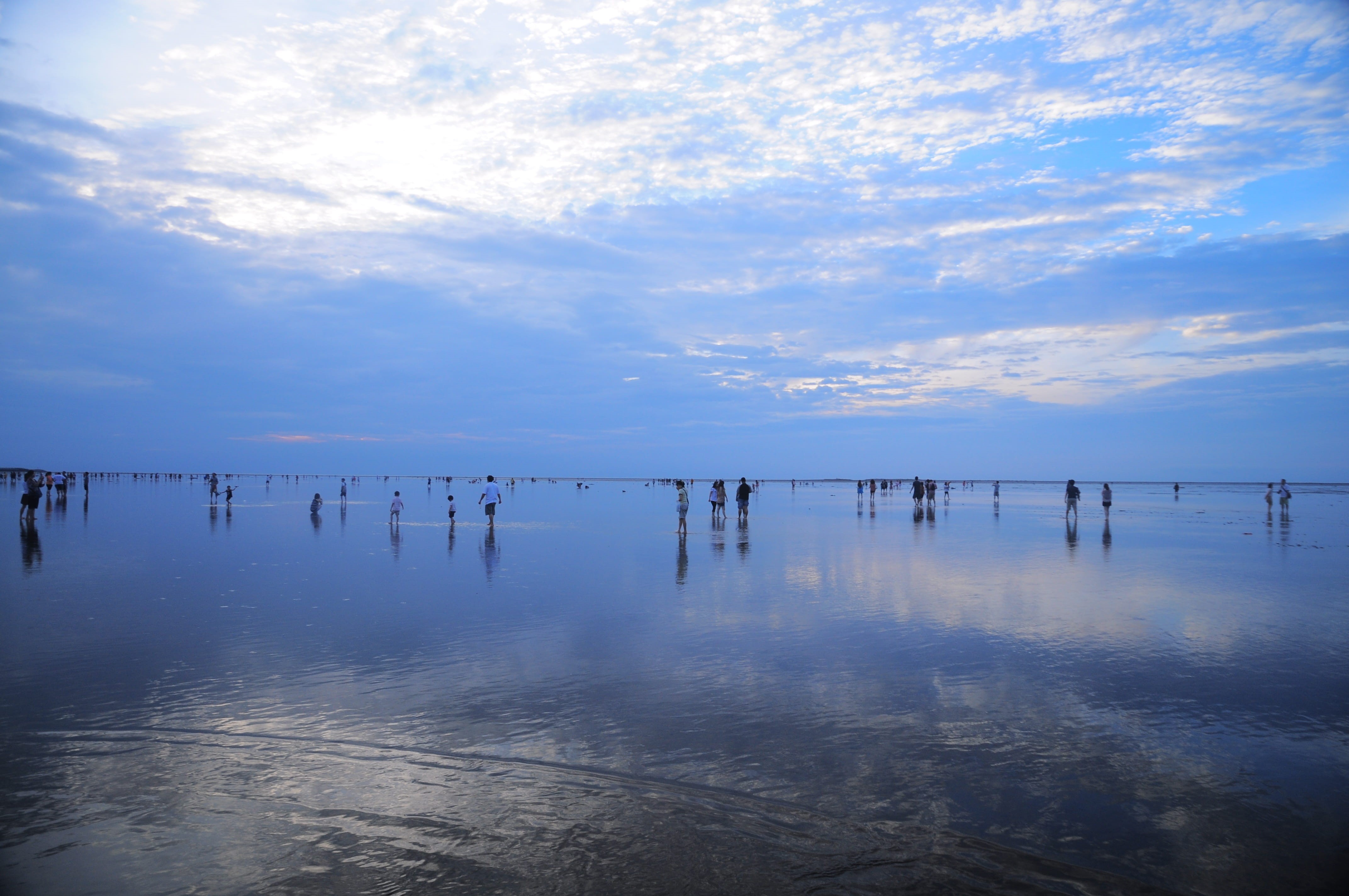 post, sky, scenics - nature, wooden post, Bolivia, cloud - sky, tranquil scene, tranquility, water, waterfront, non-urban scene, Salar De Uyuni, lake, idyllic, HD Wallpaper