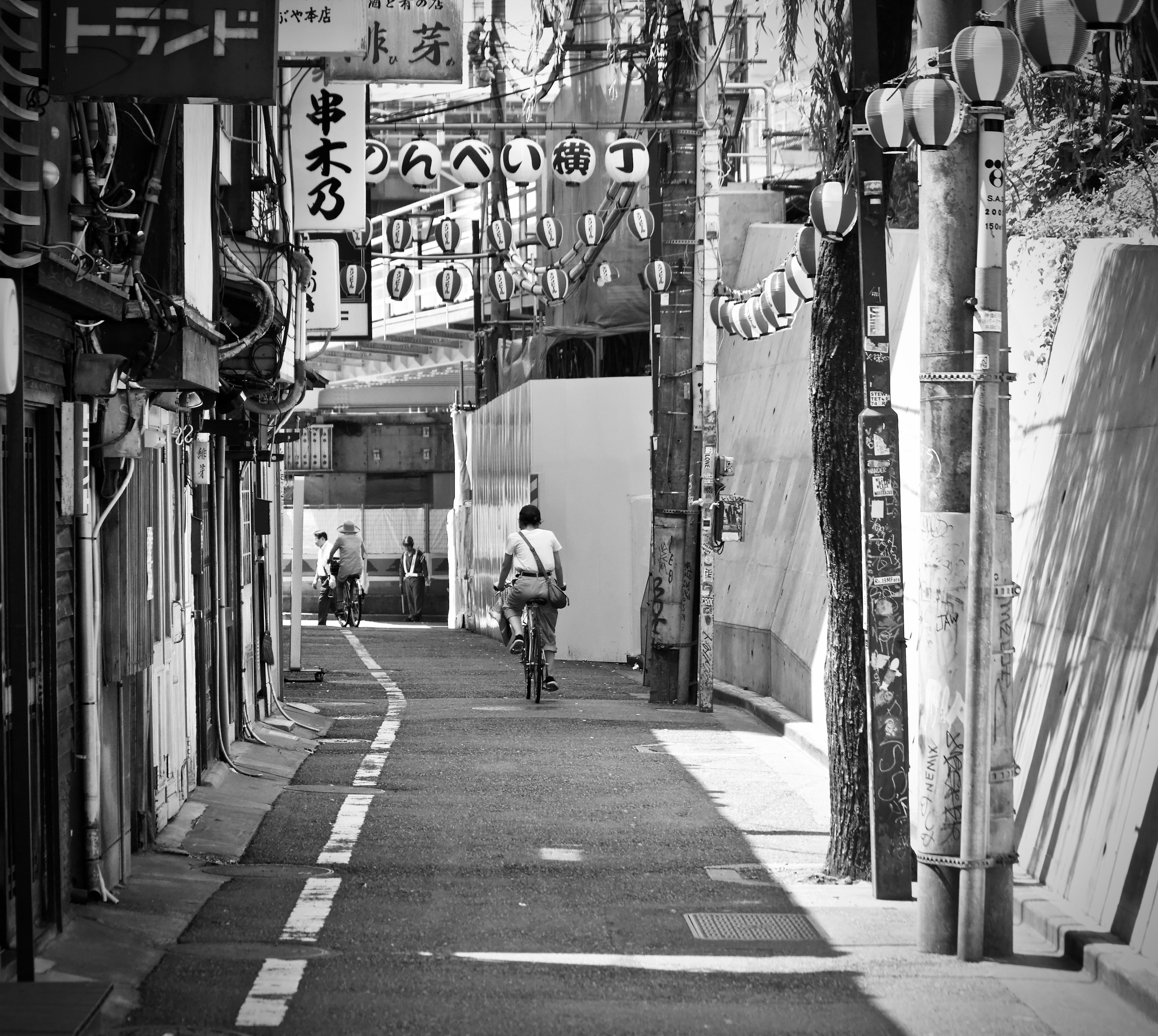 town, day, 4K, japanese, the way forward, people, transportation, rear view, pillar, city, japan, candid, direction, man, riding, communication, built structure, HD Wallpaper
