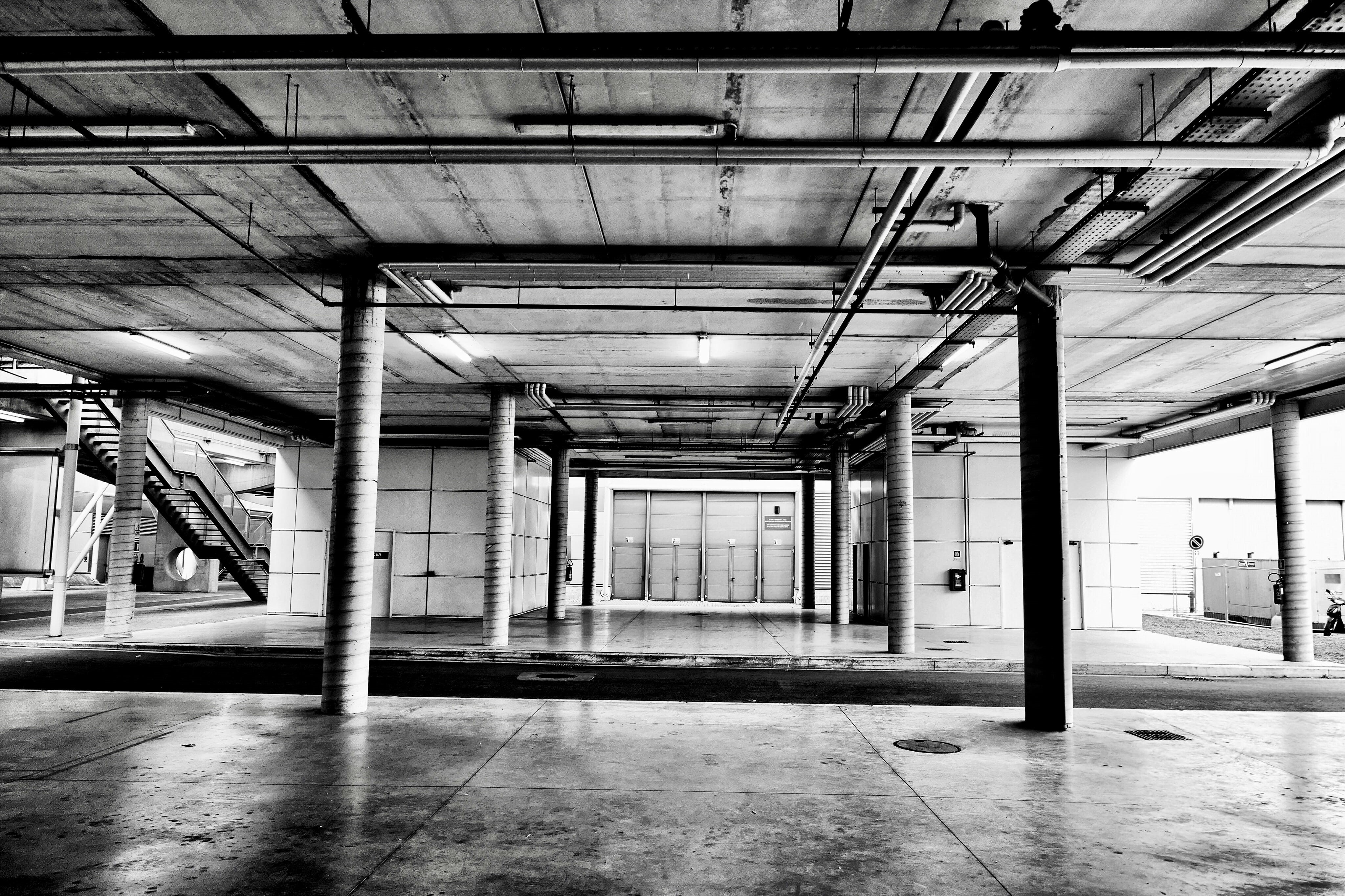corridor, empty, parking lot, illuminated, town, architectural column, concrete, building, column, room, built structure, industry, nuova fiera di roma, HD Wallpaper