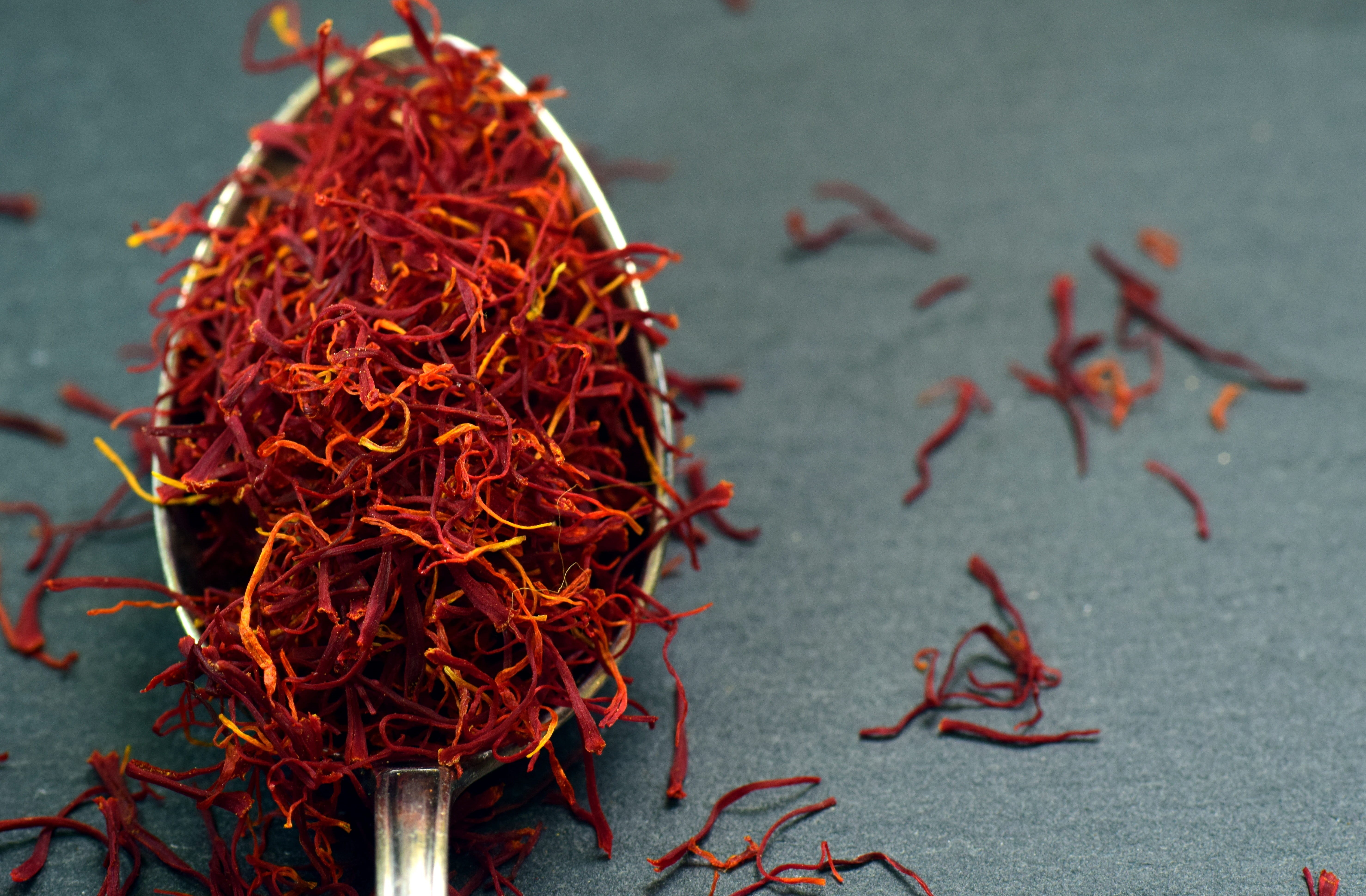 food, dried, chili pepper, aroma, close-up, spoon, indoors, no people, background, real saffron, delicious, still life, flower, ingredient, plant, kitchen, HD Wallpaper