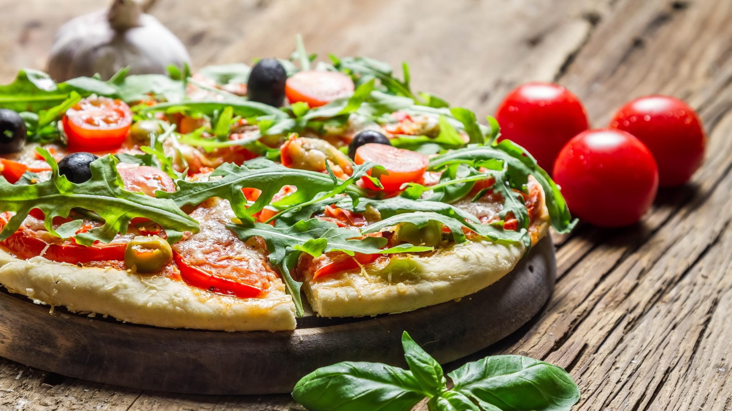 pizza, arugula, sliced, basil, olives, vegetables, tomatoes, 2K, HD Wallpaper