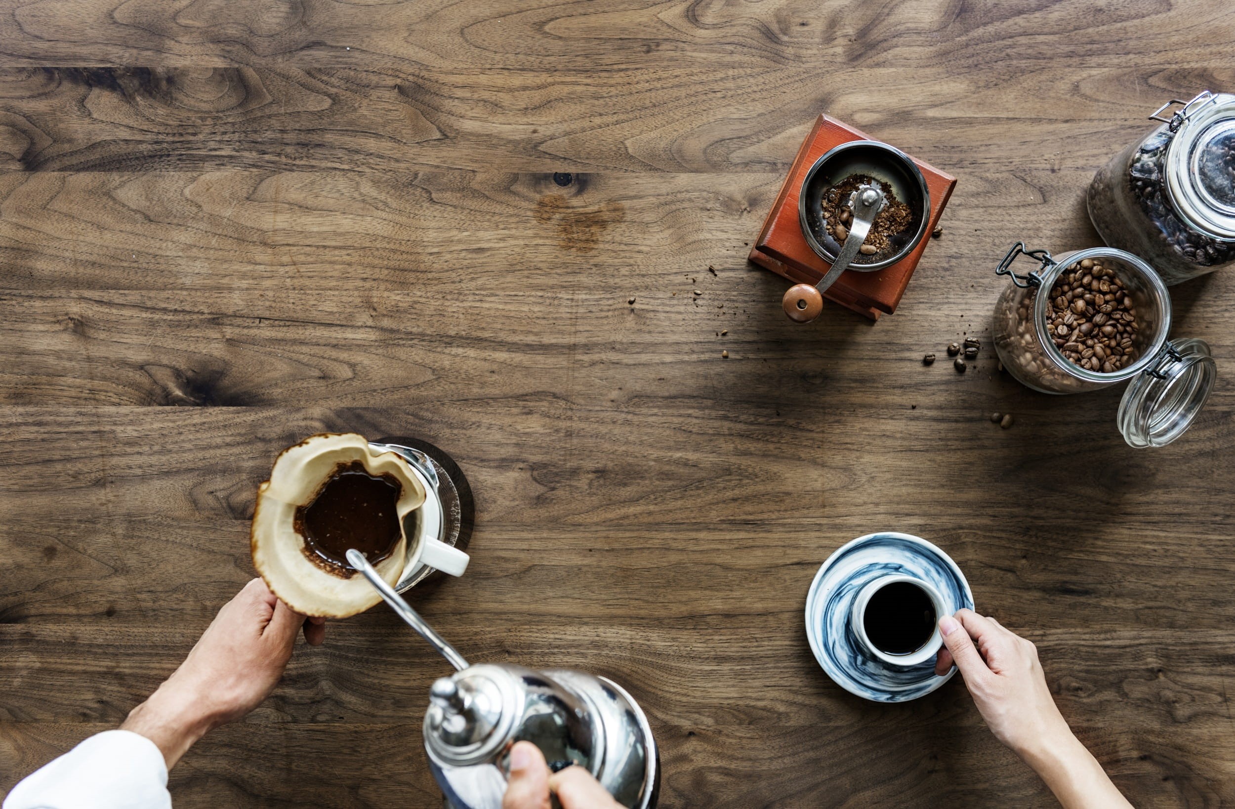 break, lifestyle, hand, food and drink, drink, wooden, mug, making, nature, human body part, retro, startup, 1080P, coffee beans, relax, preparation, real people, HD Wallpaper
