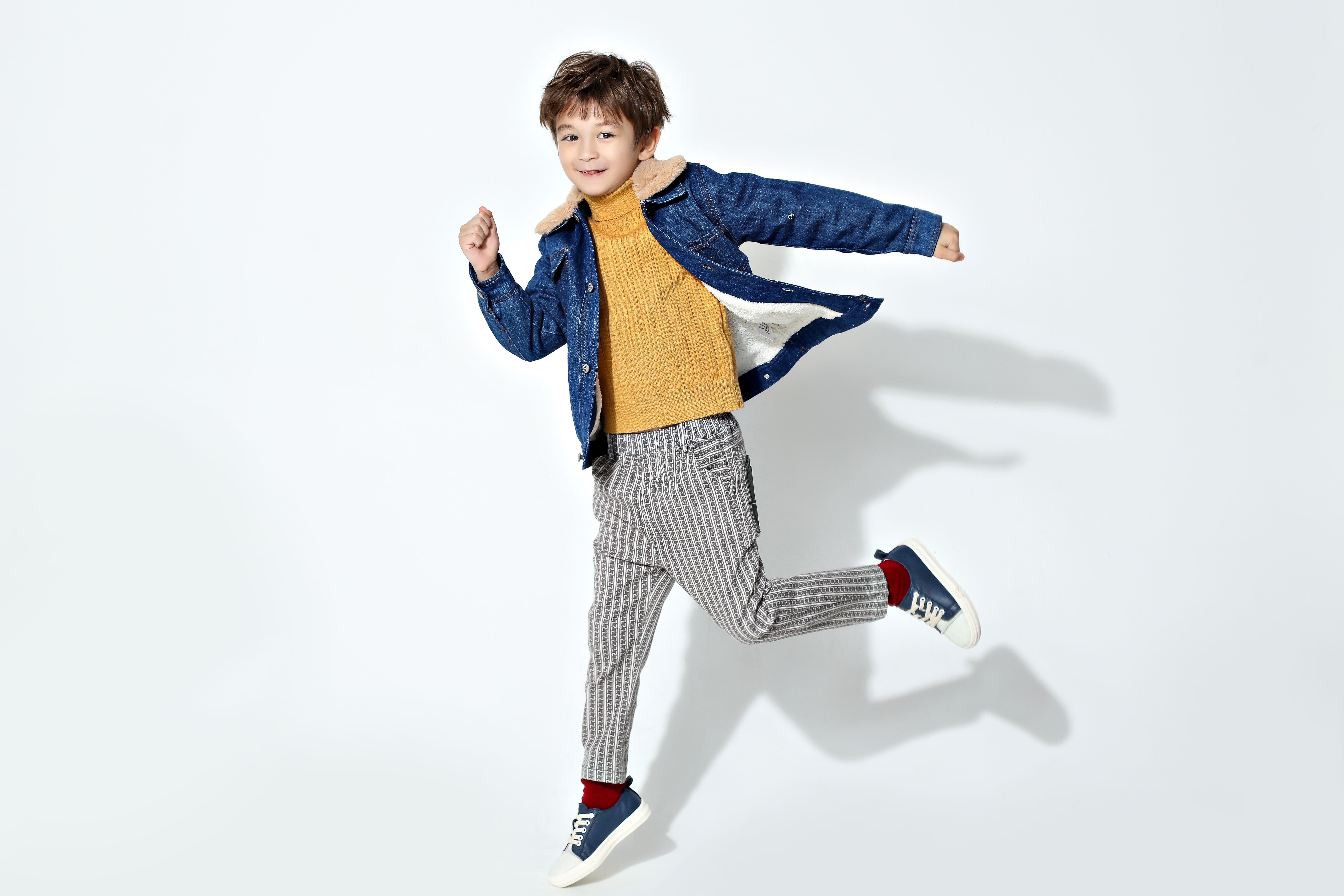 stylish, shadow, studio shot, fashion, joy, 8K, clothing, wearing, vitality, photo, smile, full length, human arm, motion, child, fashionable, fun, adorable, HD Wallpaper