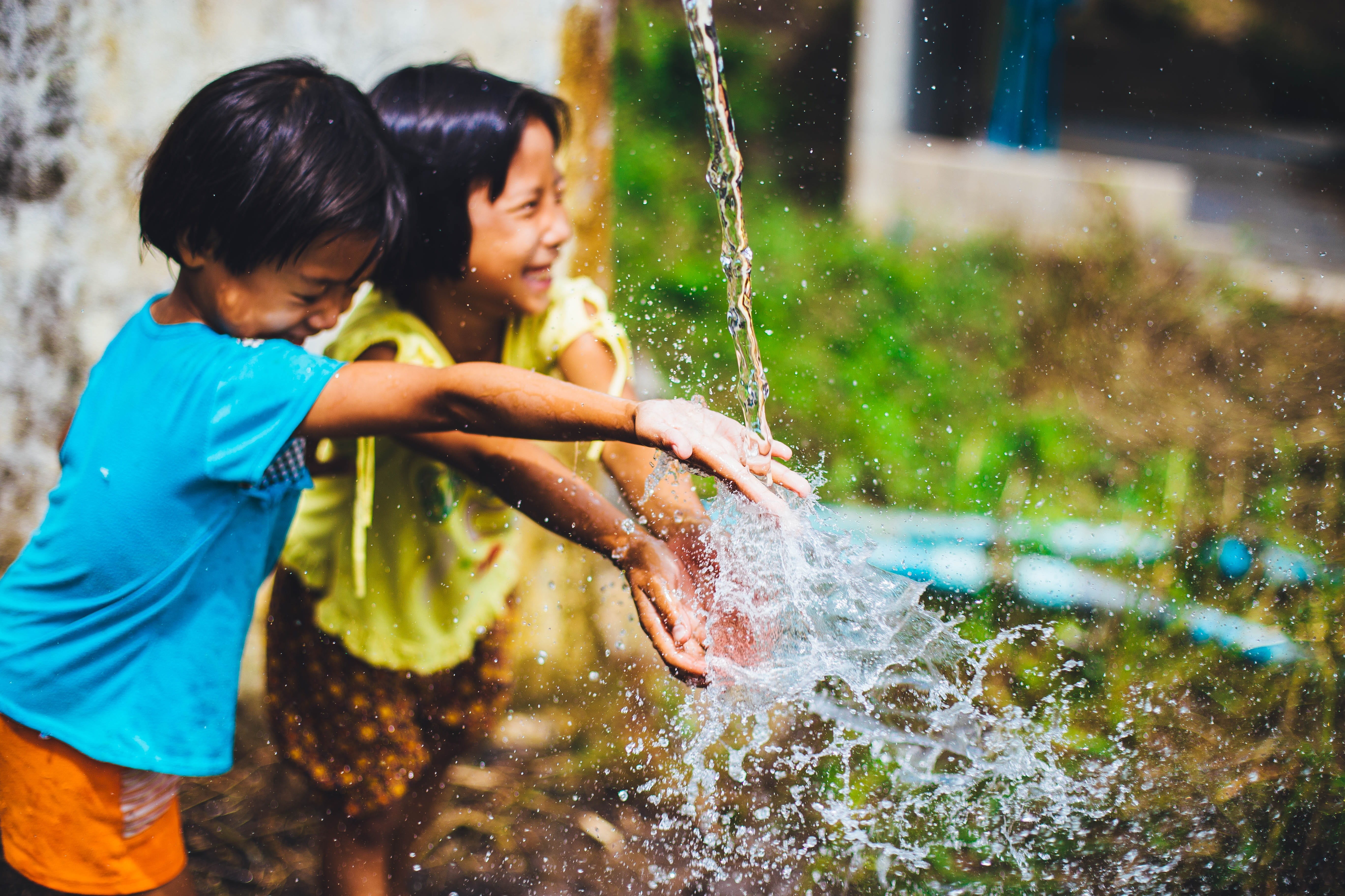 5K, splashing, day, daytime, baby, enjoyment, outdoors, motion, vacation, water, little, happy, children, innocence, nature, joy, family, people, wet, HD Wallpaper