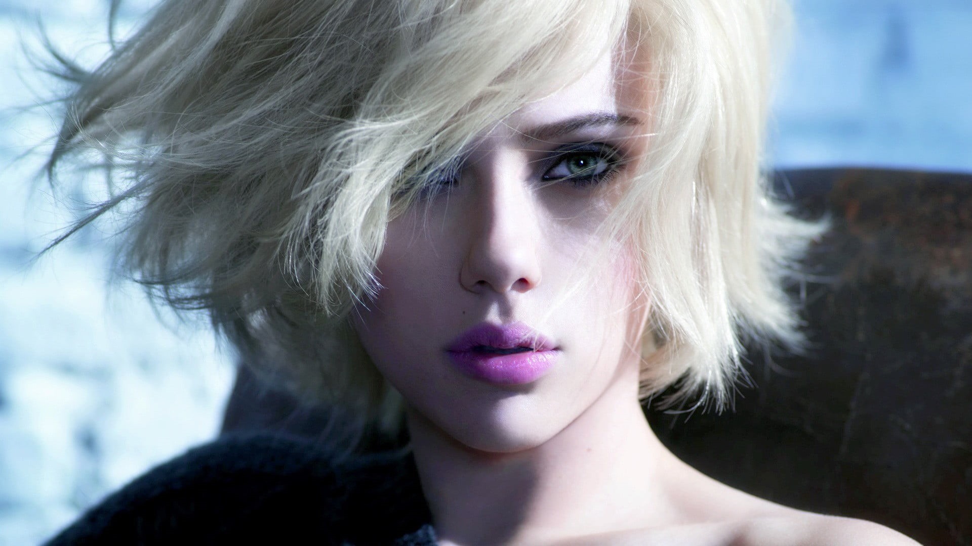 Scarlett Johansson, beautiful woman, make-up, dyed hair, johanson, beauty, scarlett, headshot, young women, women, hair, teenager, focus on foreground, HD Wallpaper