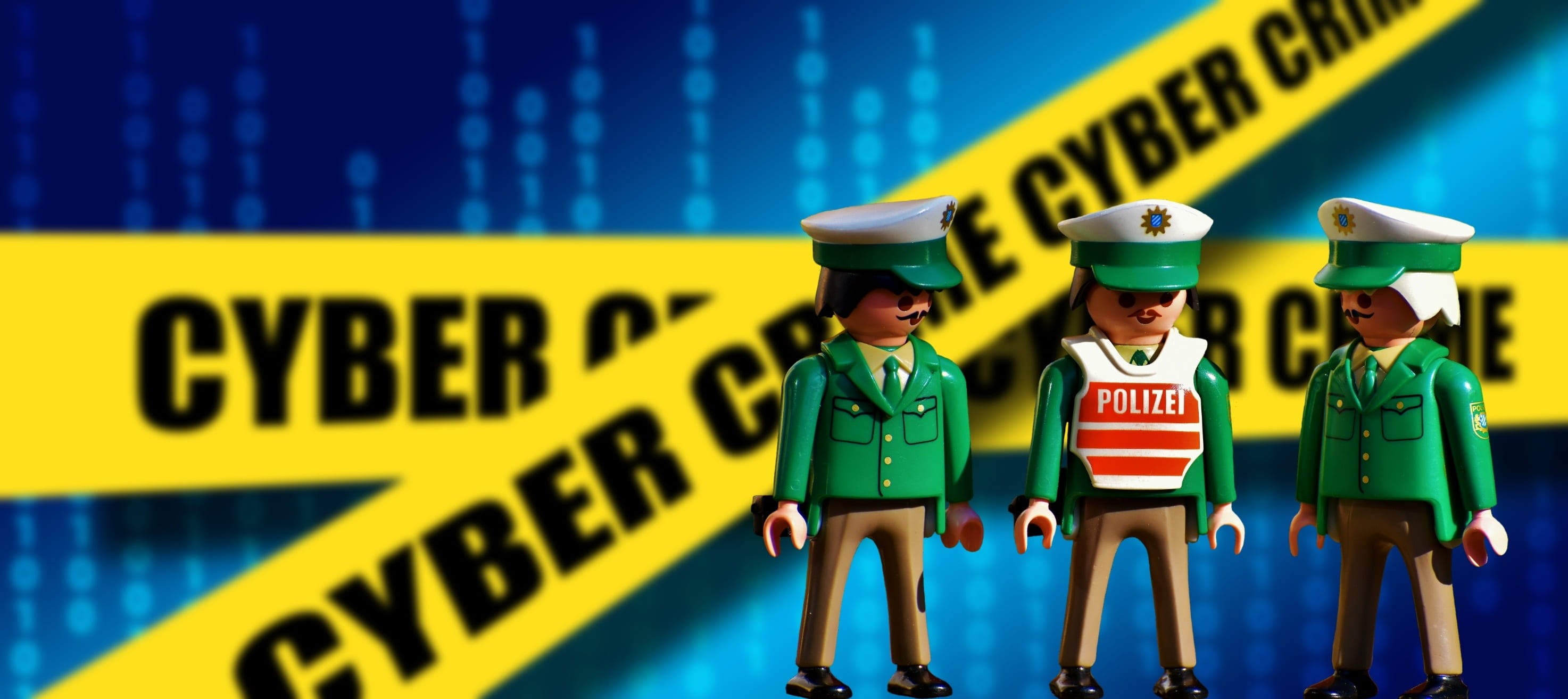minifigures, men, funny, text, military, uniform, playmobil, front view, yellow, people, old, data crime, control, traffic, males, group of people, army soldier, HD Wallpaper