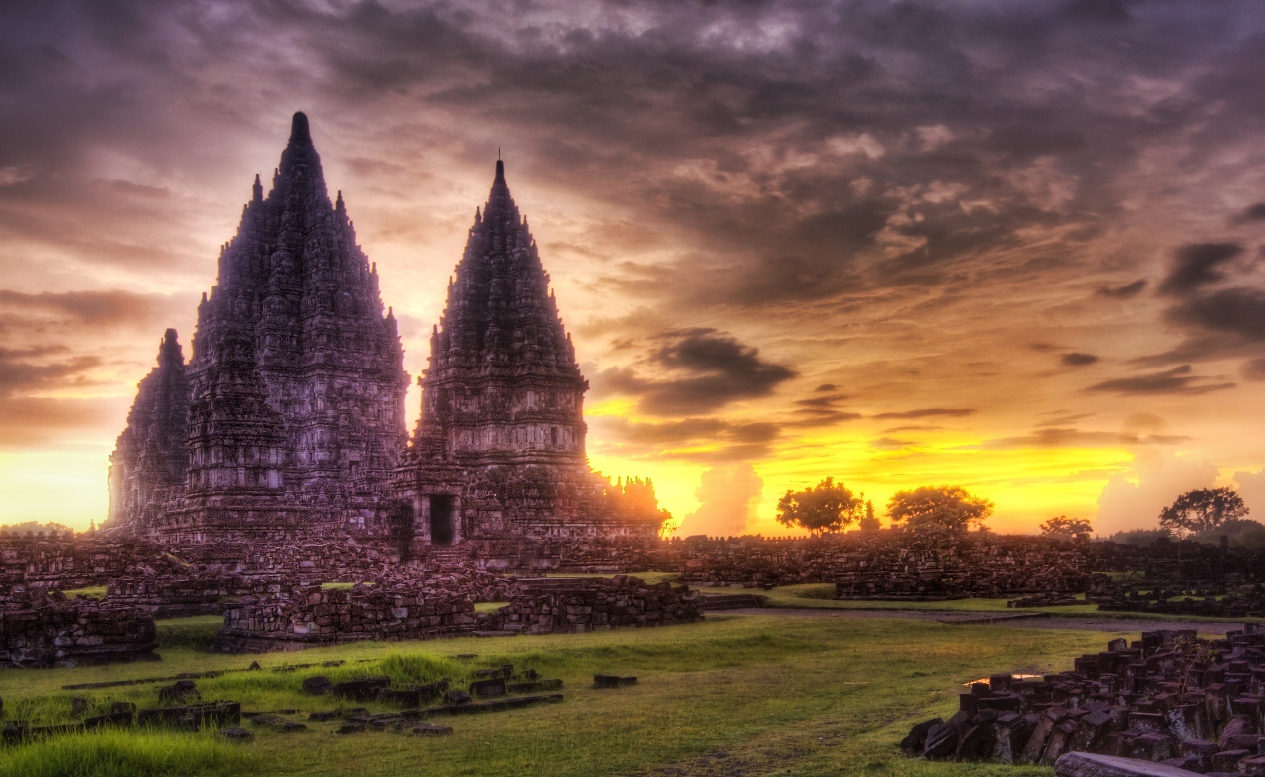 building exterior, Jungle, travel destinations, Indonesia, grass, no people, belief, Mist, archaeology, history, place of worship, Lost, the past, anchor, HD Wallpaper