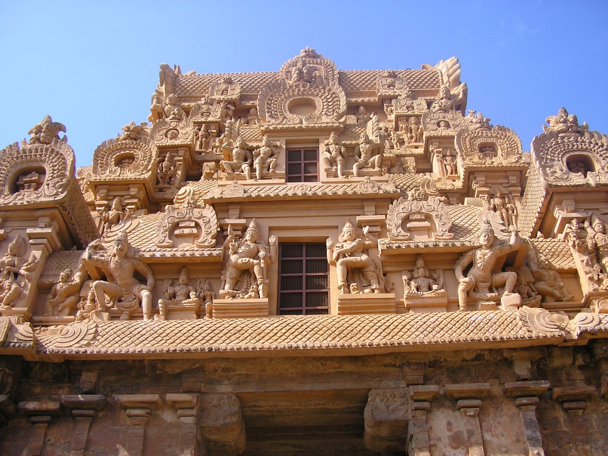 creativity, outdoors, built structure, animal representation, building exterior, tamilnadu, sculpture, spirituality, chola, 1080P, gopuram, art and craft, HD Wallpaper