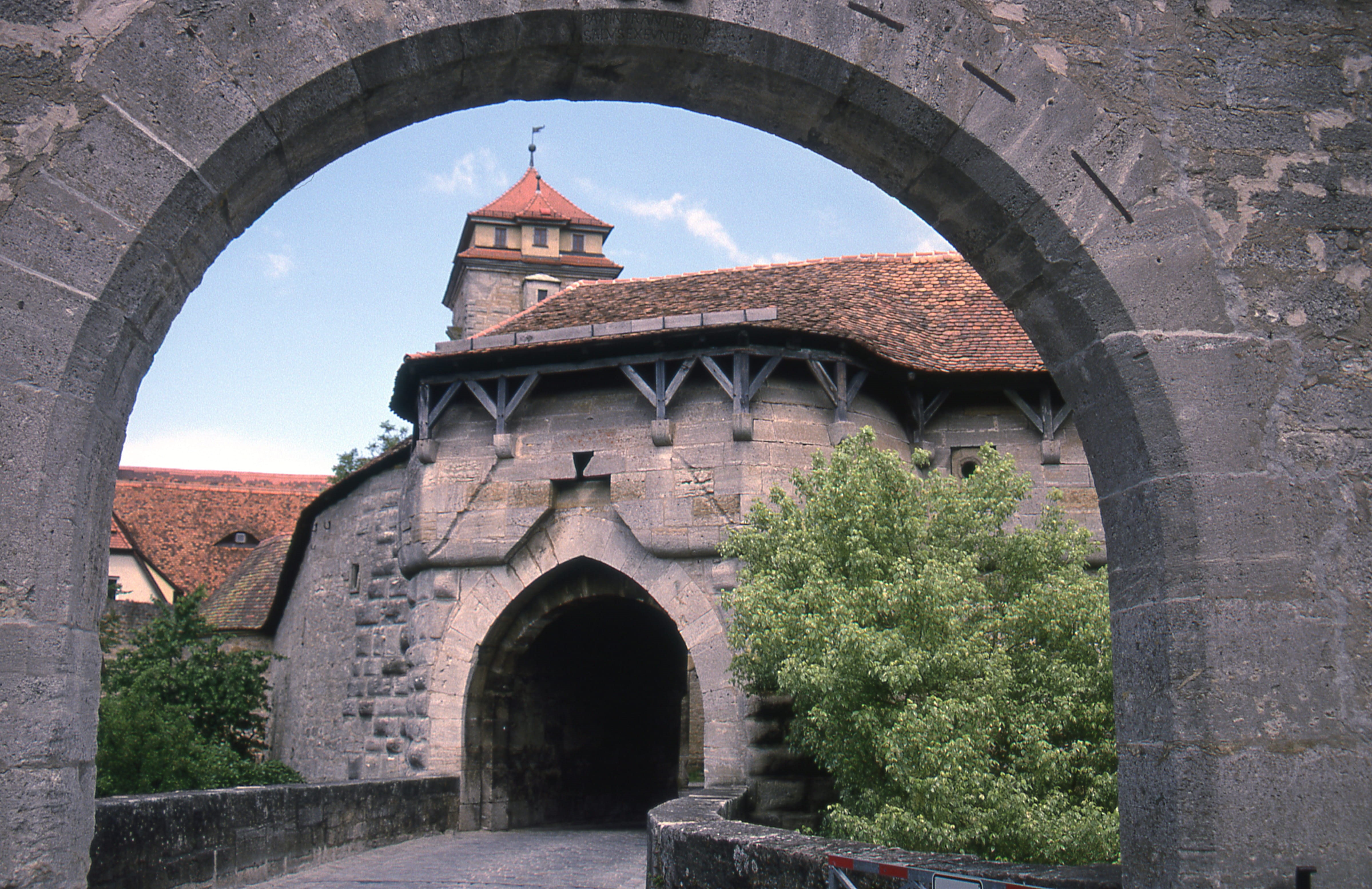 germany, no people, architecture, the past, arched, 4K, bridge, rothenburg, history, rothenburg ob der tauber, plant, connection, arch, sky, nature, old, HD Wallpaper
