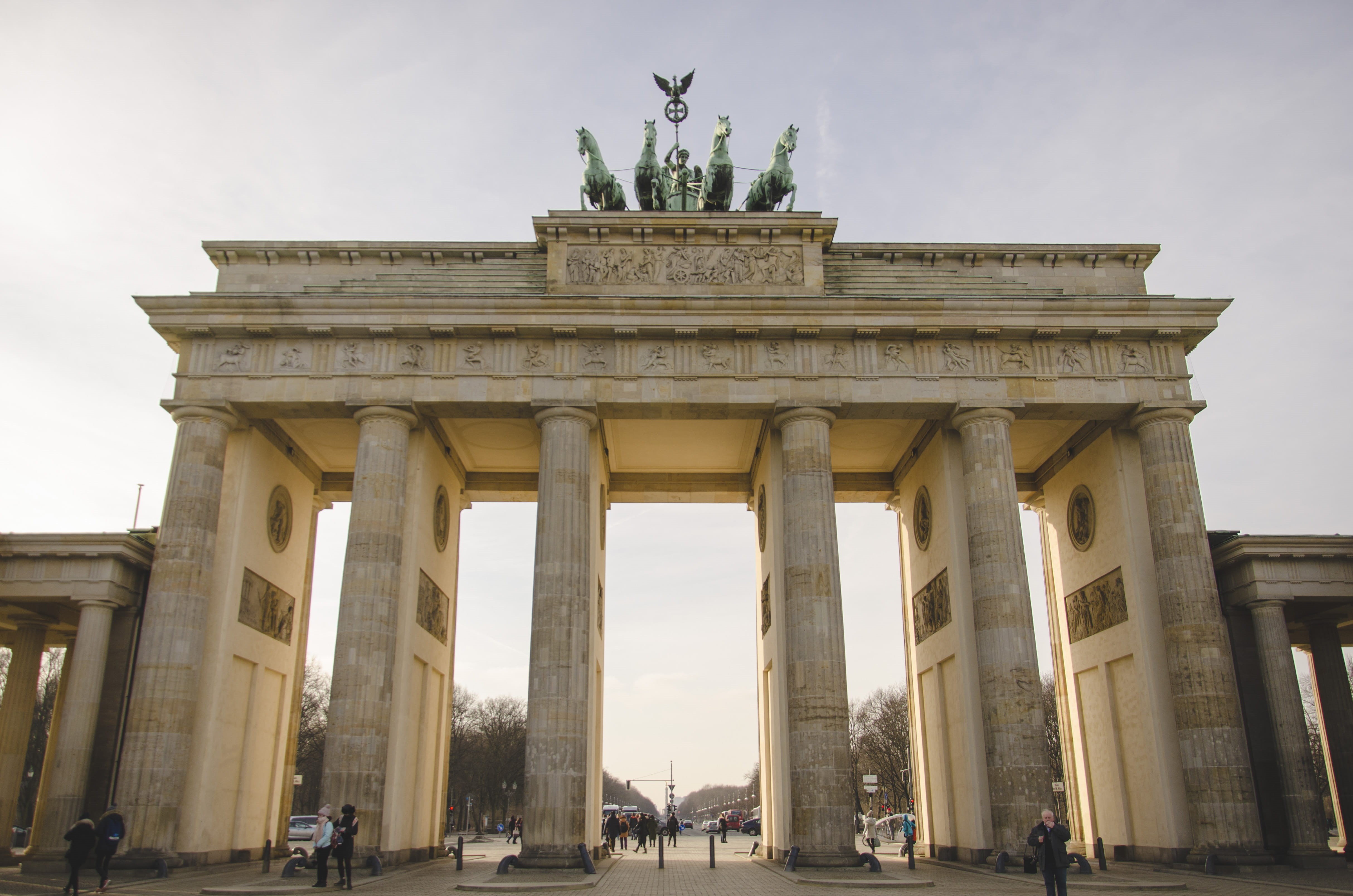 sky, nature, the past, 4K, sculpture, berlin, travel destinations, germany, incidental people, representation, statue, tourism, travel, built structure, HD Wallpaper