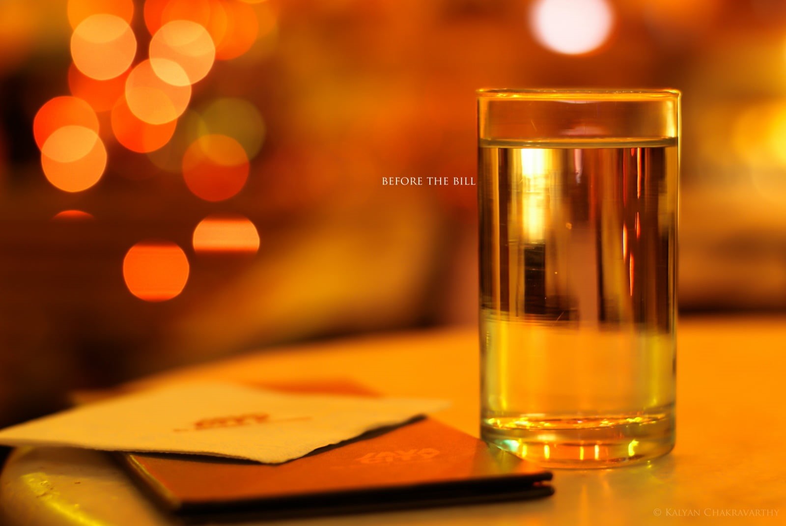 selective, focus, glass of water, alcohol, color, drinking, the bill, photography, glass, bokeh, bill, selective focus, 720P, bangalore, HD Wallpaper