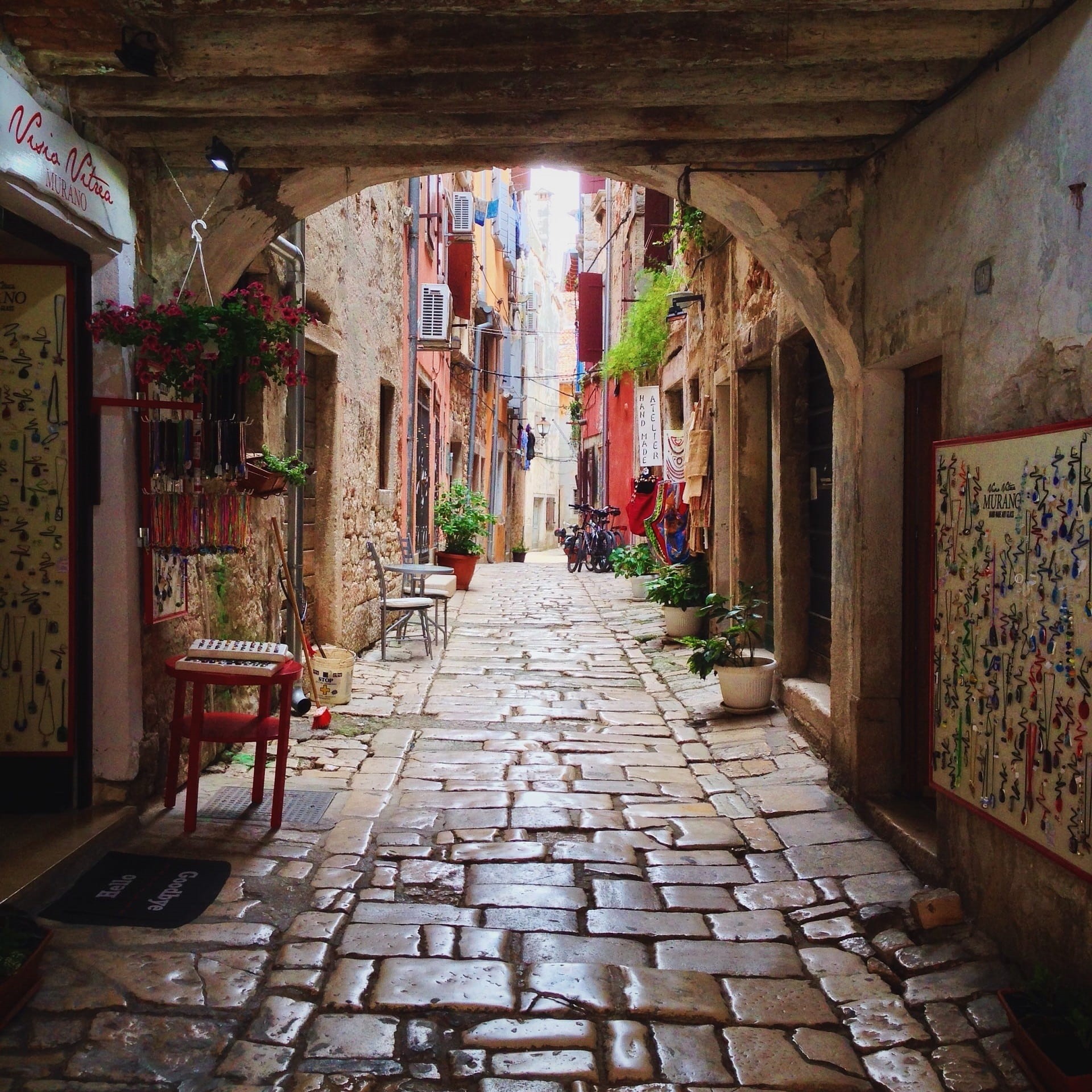 travel Destinations, venice, architecture, flooring, stones, outside, flowers, the way forward, italy, residential, 1080P, walkway, day, alley, built Structure, Phone HD Wallpaper