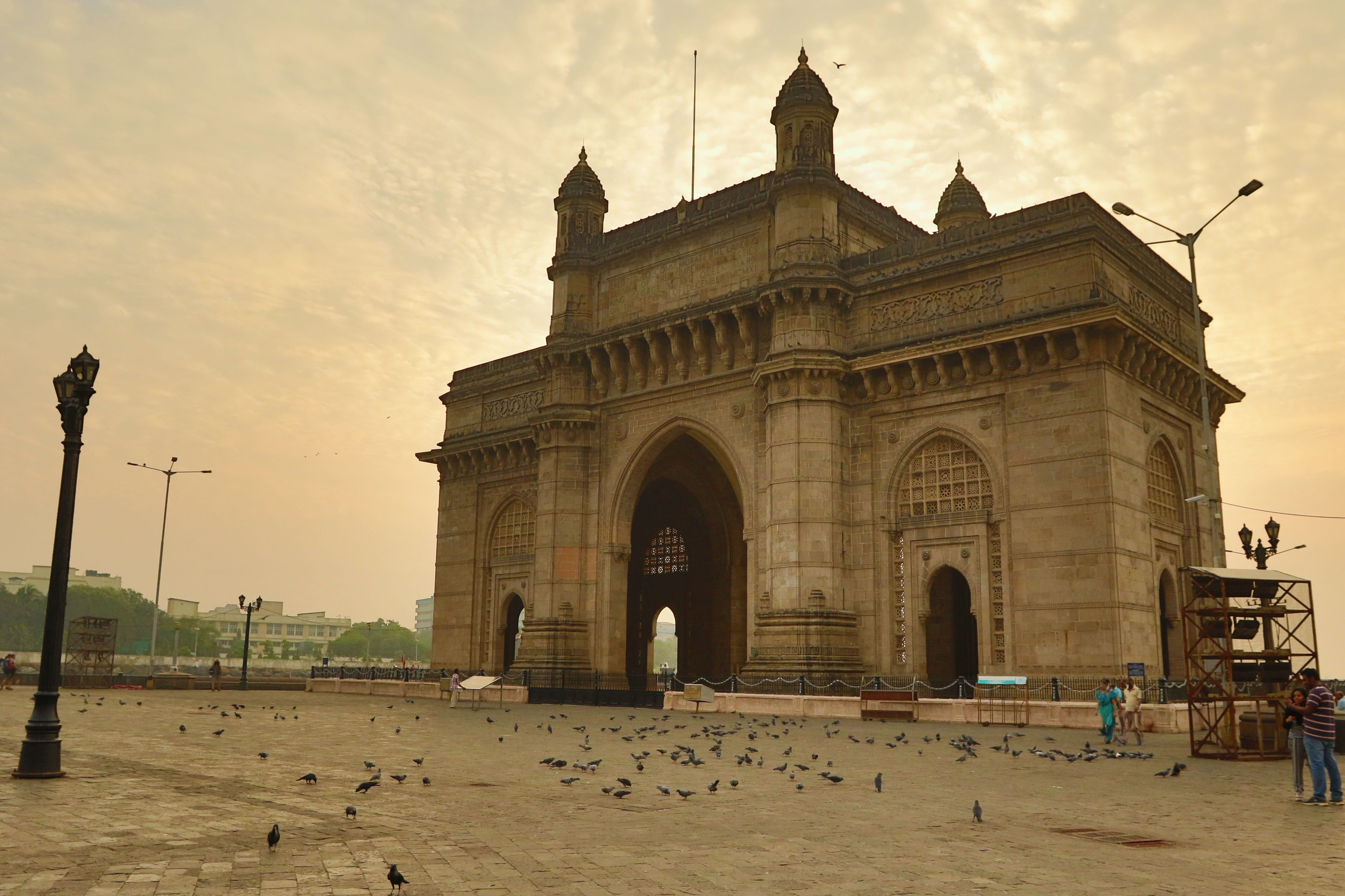 cloud - sky, outdoors, tourism, built structure, sunset, building exterior, travel, architectural column, the past, india, incidental people, mumbai, arch, HD Wallpaper