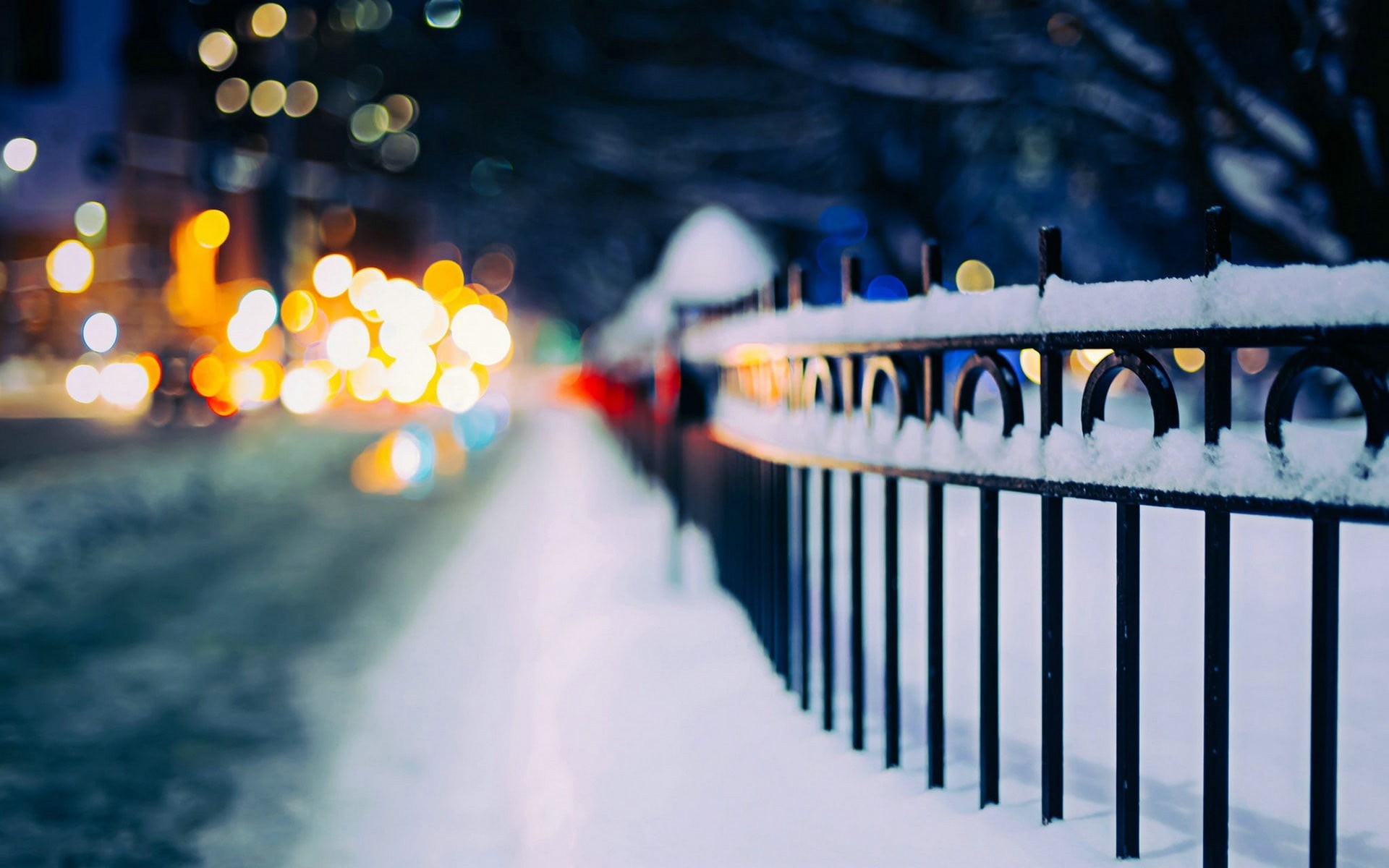 abstract, urban, bokeh, architecture, blue, street, light - Natural Phenomenon, fence, selective focus, metal, railing, outdoors, street Light, boundary, HD Wallpaper
