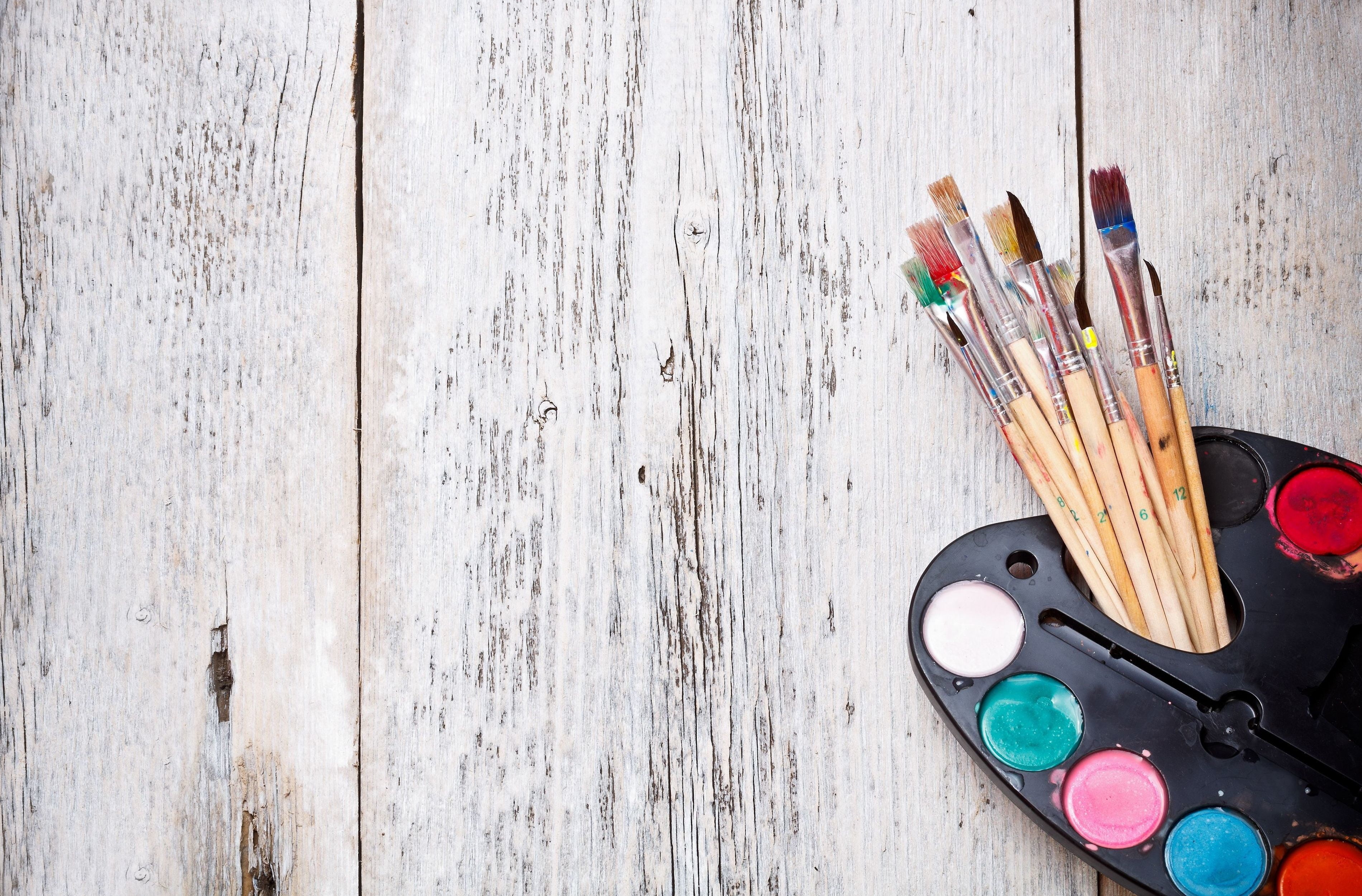 copy Space, red, multi Colored, craft, blue, HD, paintings, full screen, artist, work Tool, indoors, writing instrument, choice, variation, colors, HD Wallpaper
